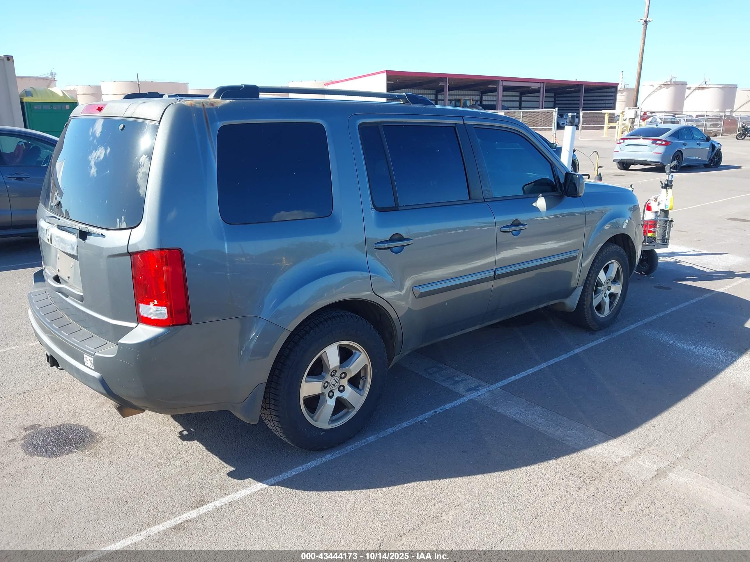 HONDA PILOT image 4