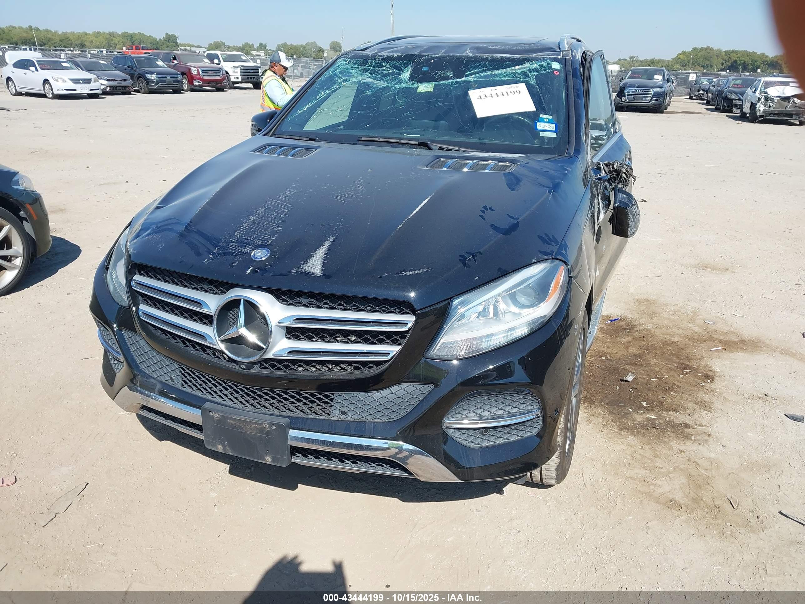 MERCEDES-BENZ GLE image 2