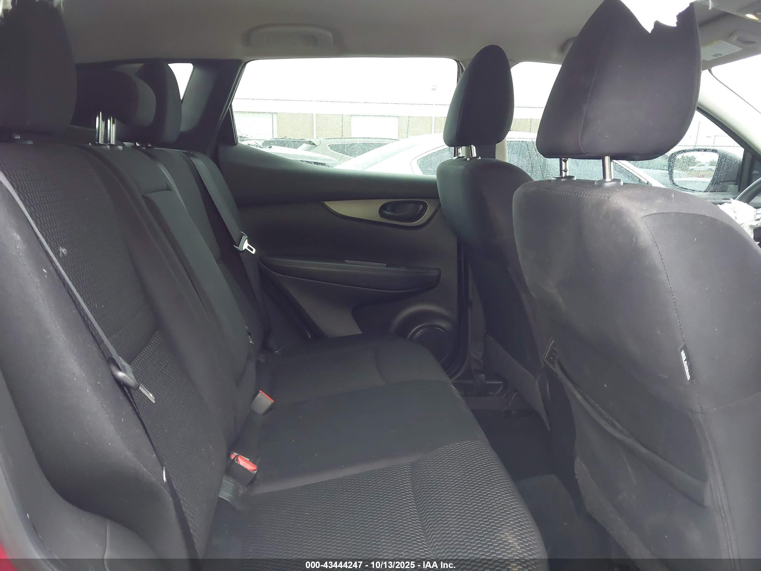 NISSAN ROGUE image 8