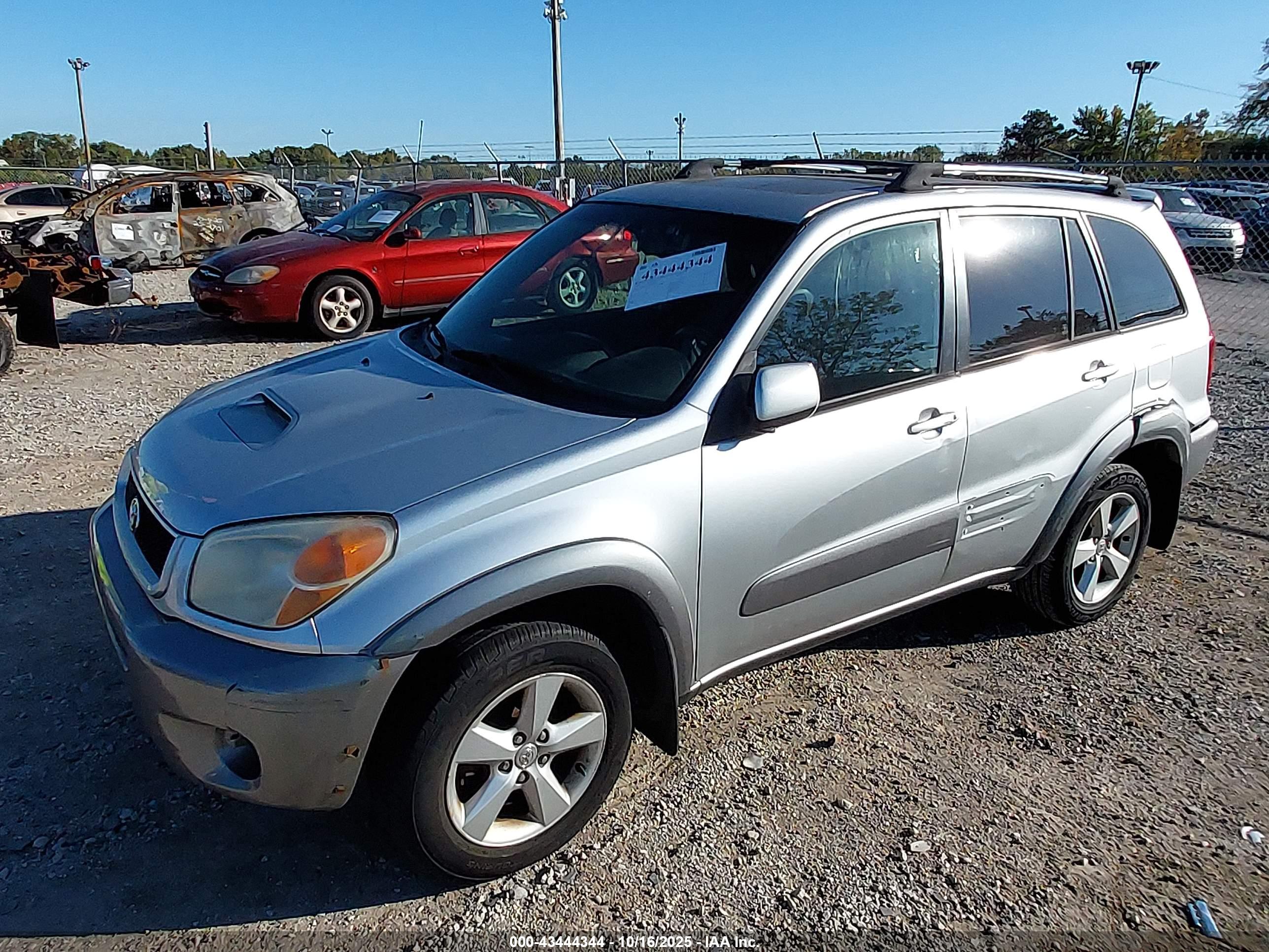 TOYOTA RAV4 image 2