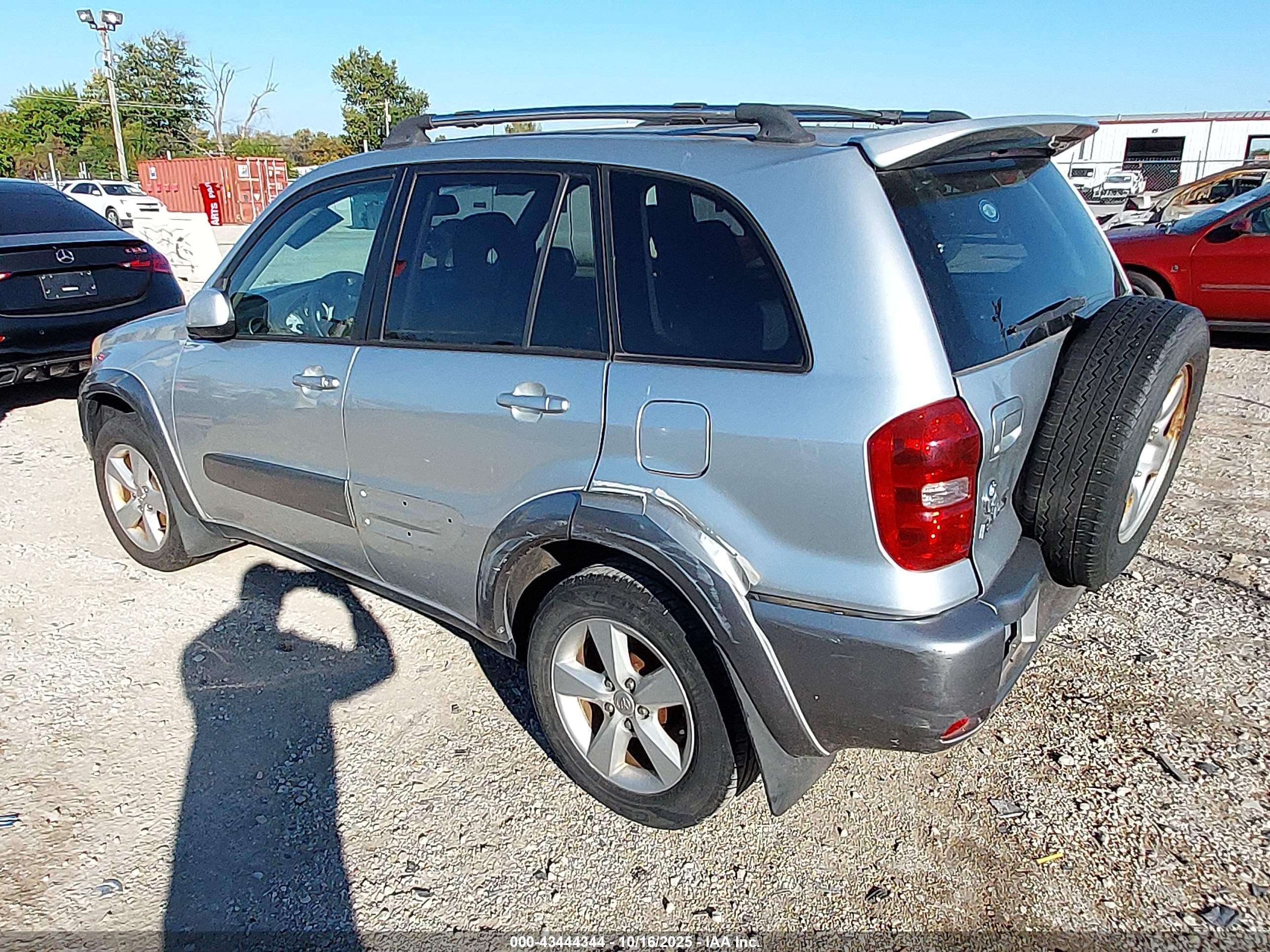 TOYOTA RAV4 image 3