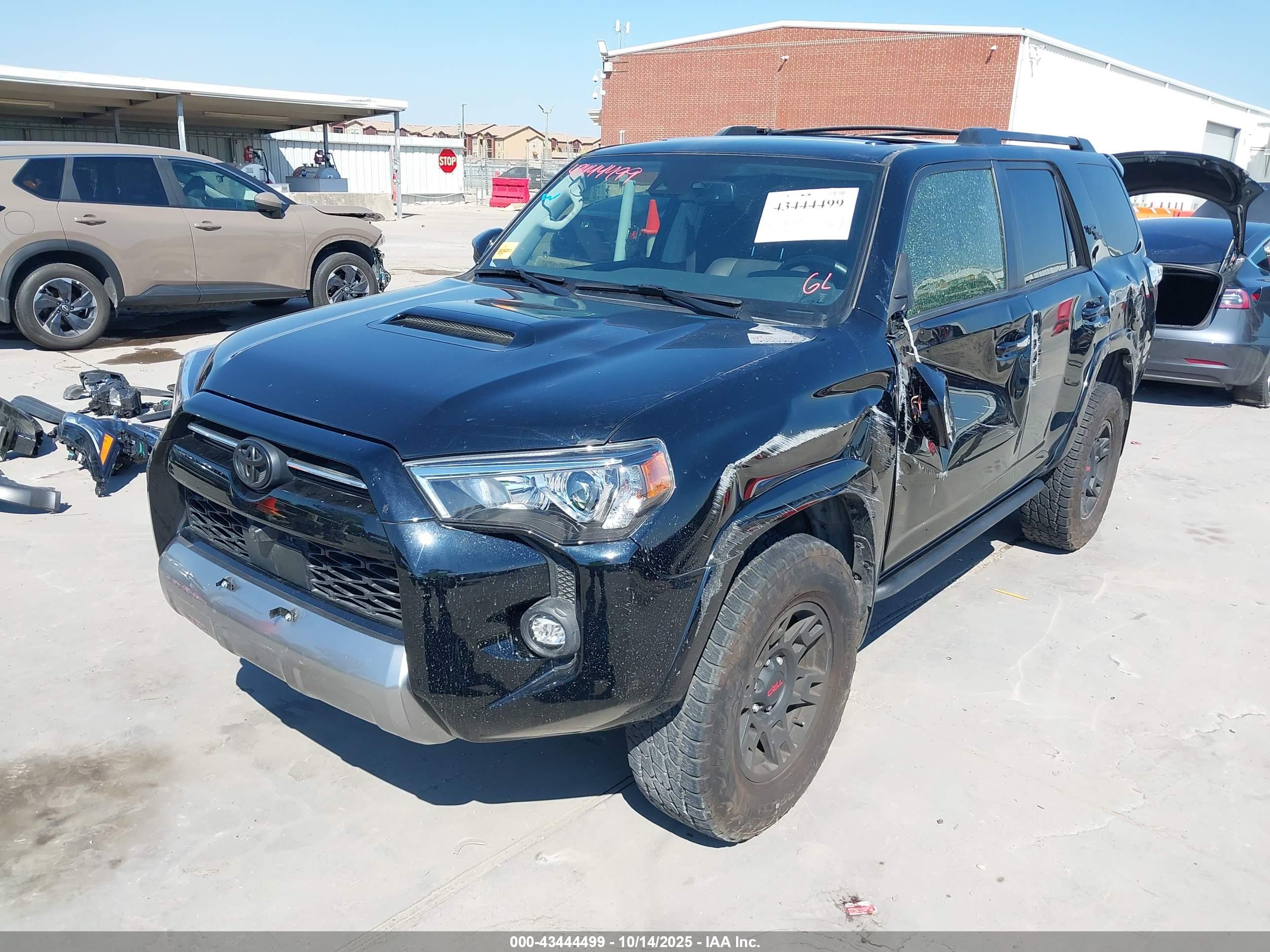 TOYOTA 4RUNNER image 2