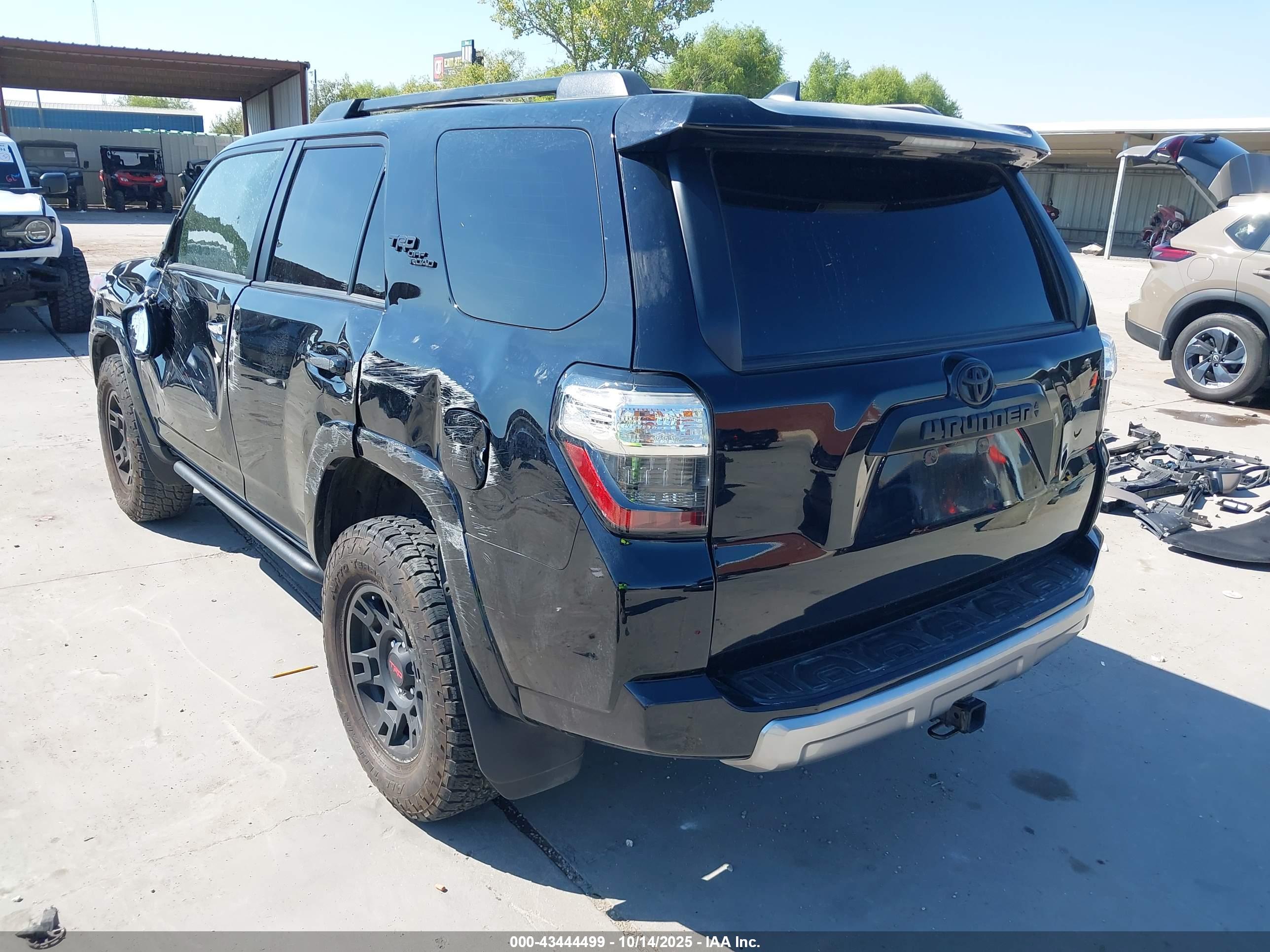 TOYOTA 4RUNNER image 3