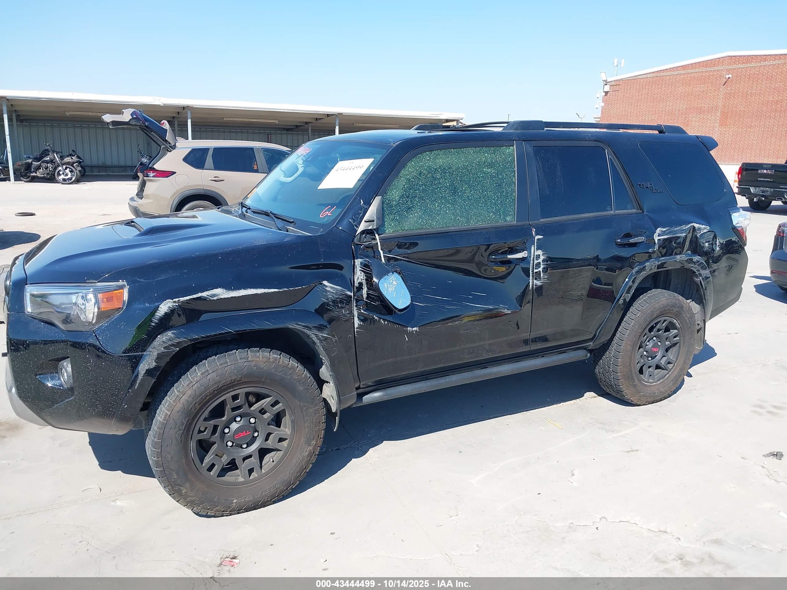 TOYOTA 4RUNNER image 6