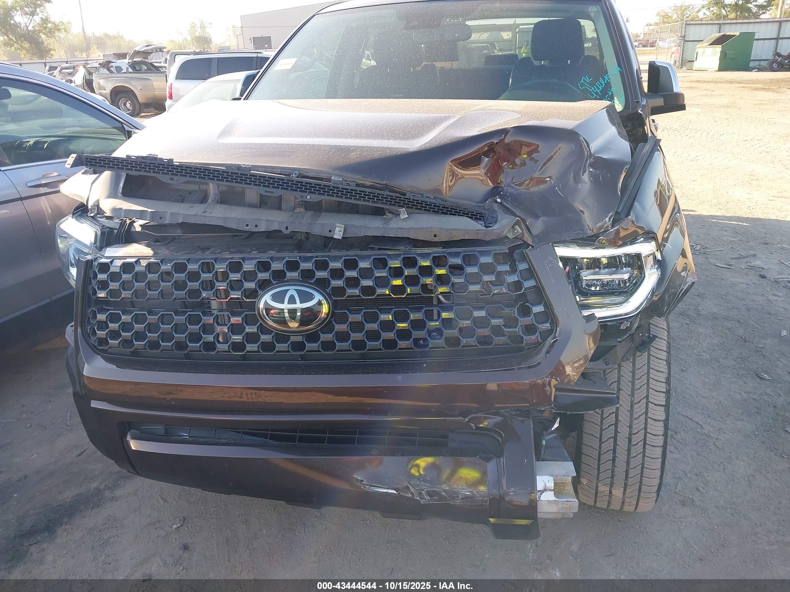 TOYOTA TUNDRA image 6