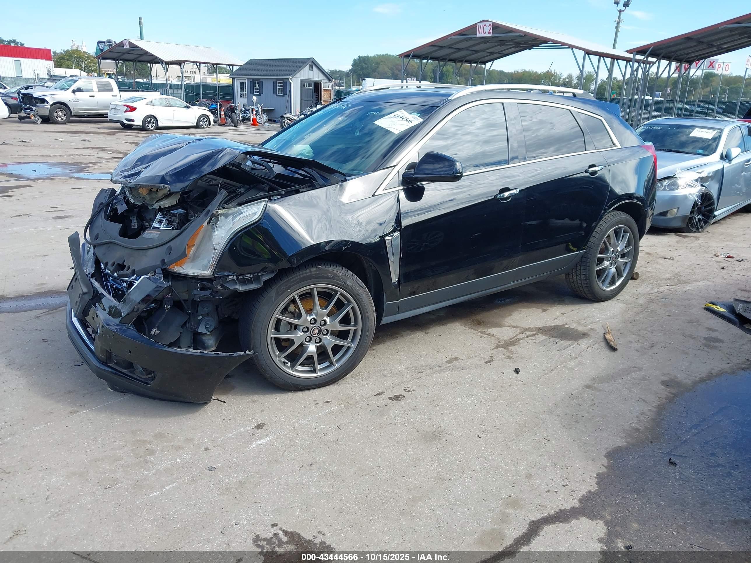 CADILLAC SRX image 2