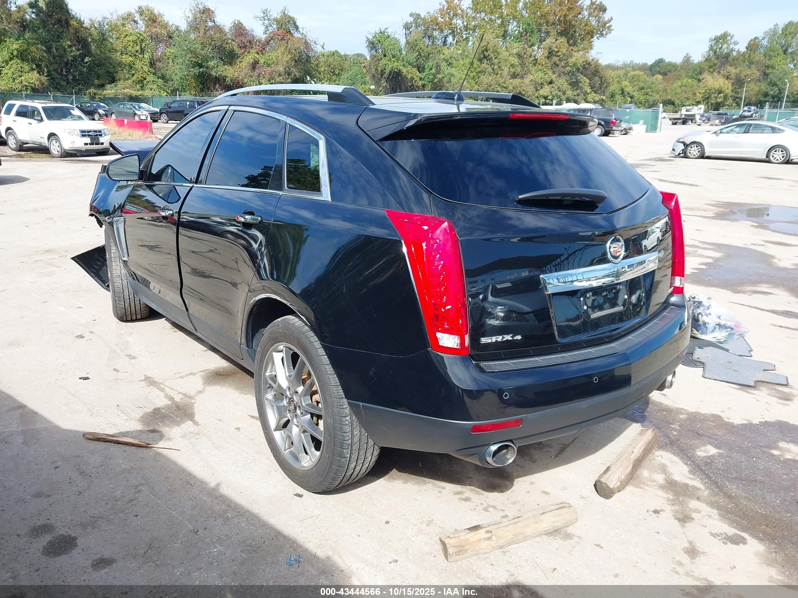 CADILLAC SRX image 3