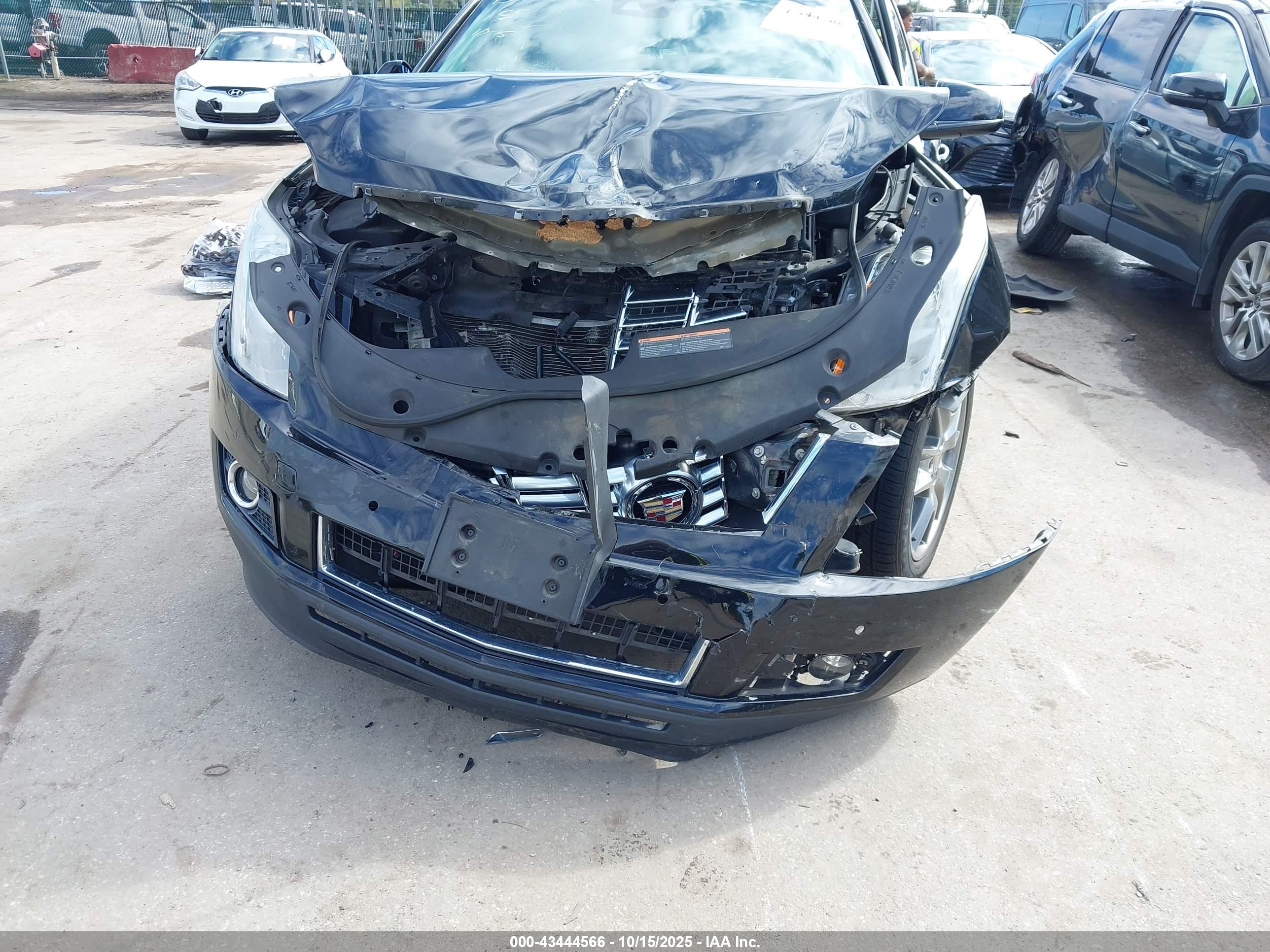 CADILLAC SRX image 6