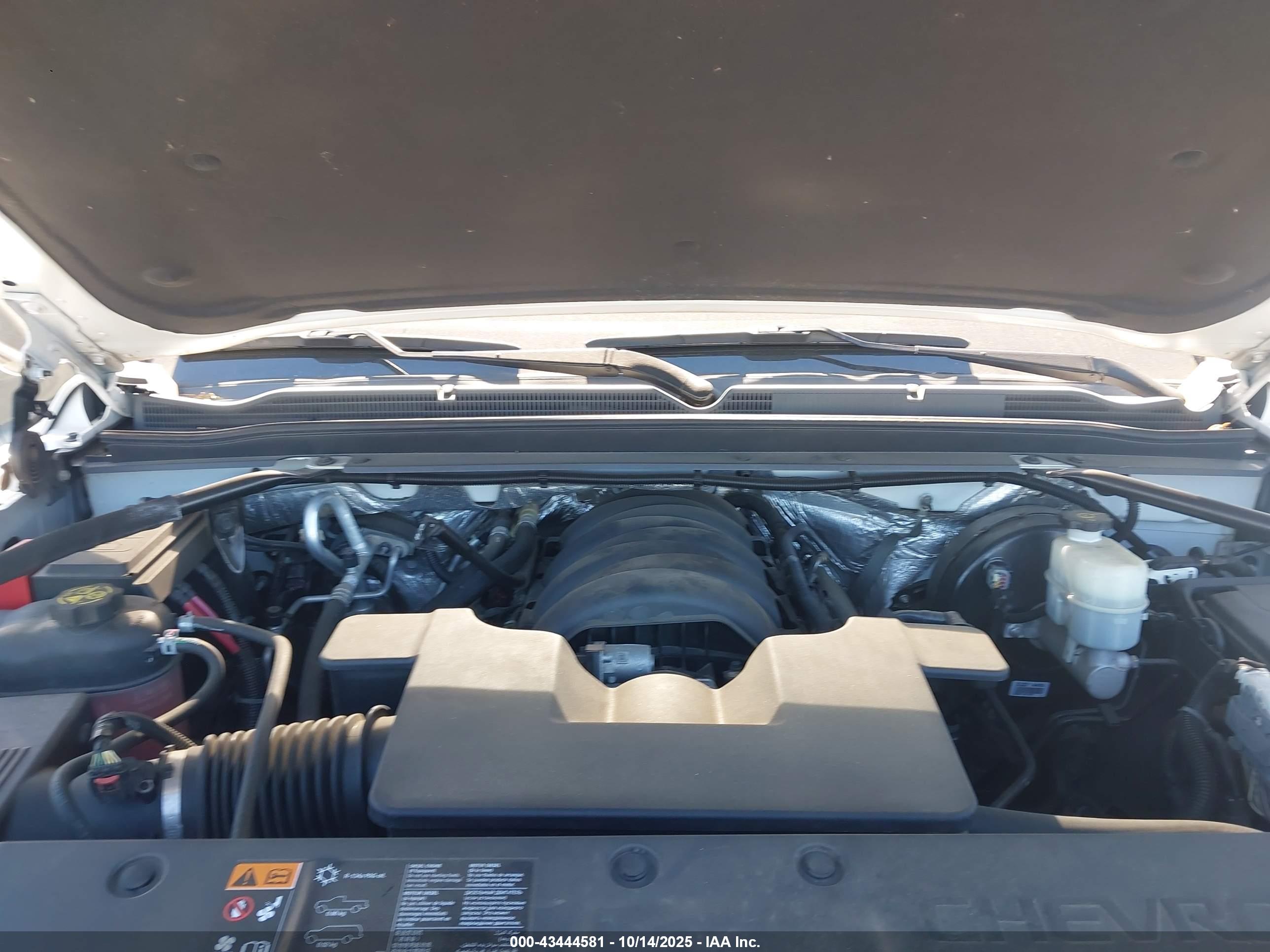 CHEVROLET TAHOE image 10