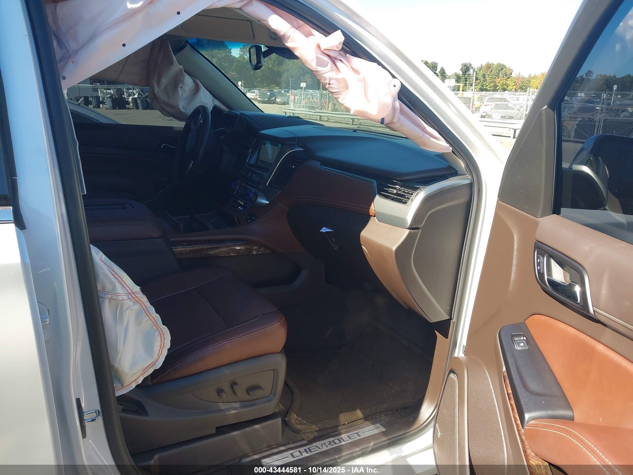 CHEVROLET TAHOE image 5
