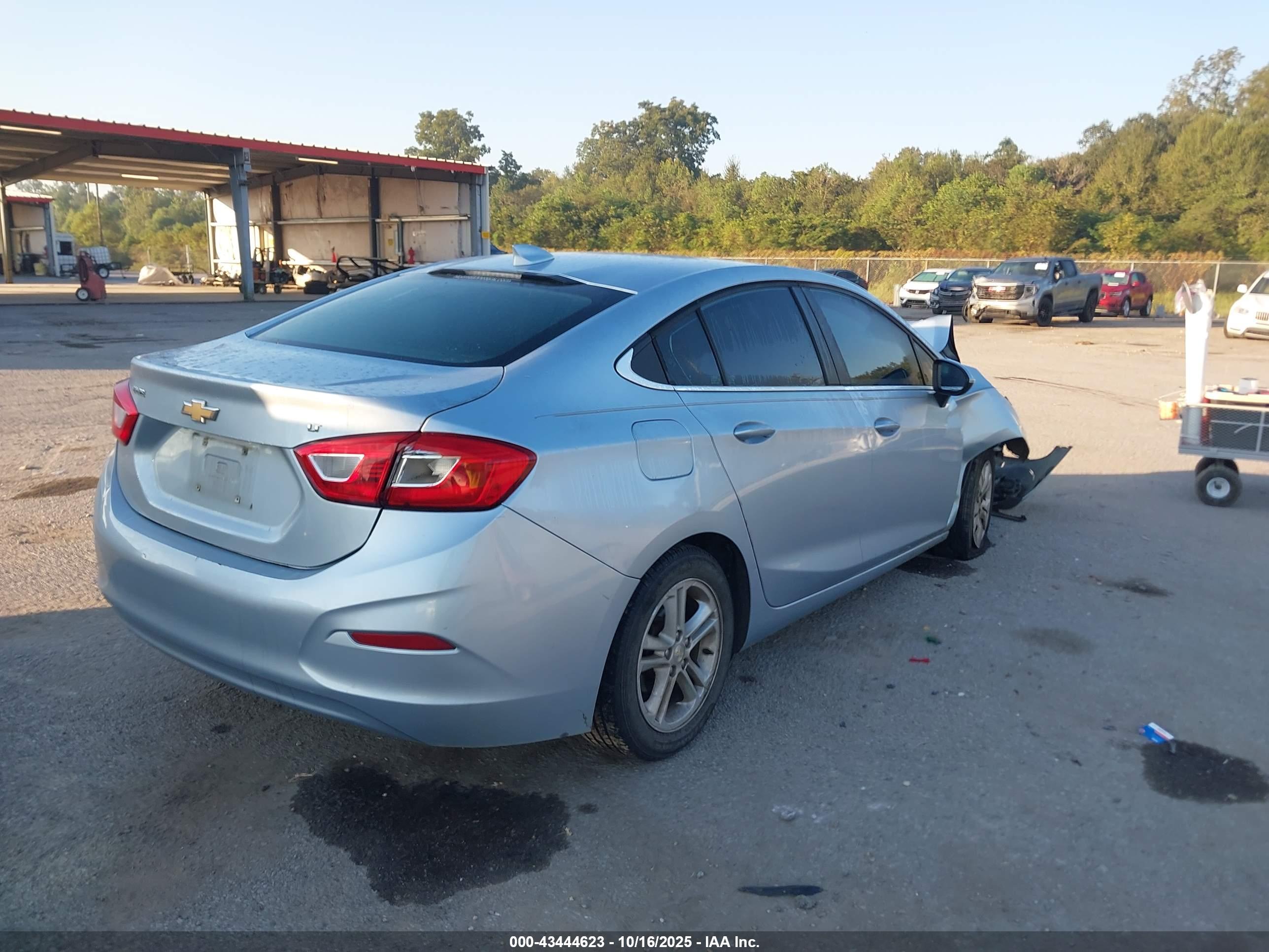 CHEVROLET CRUZE image 4