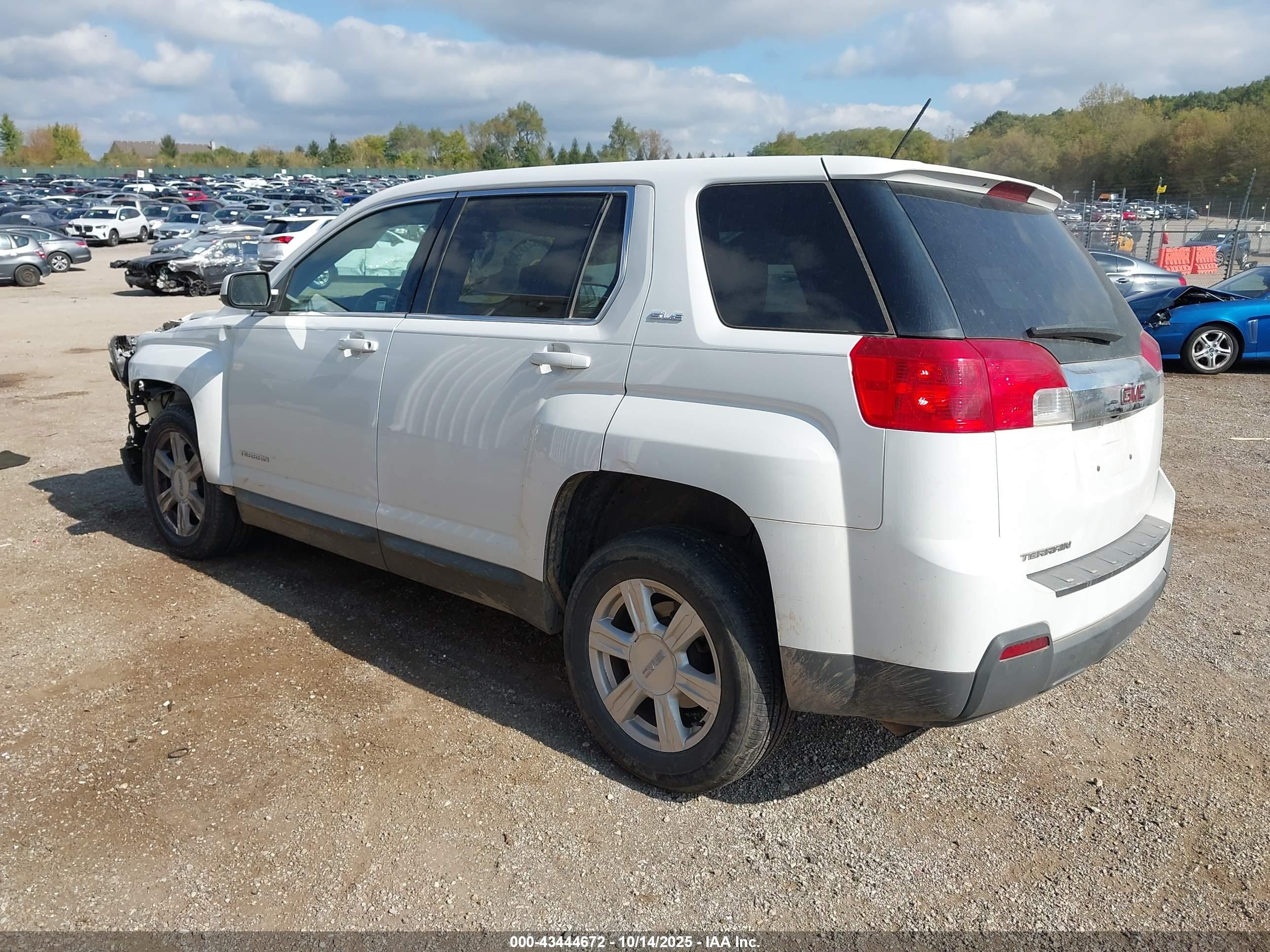 GMC TERRAIN image 3