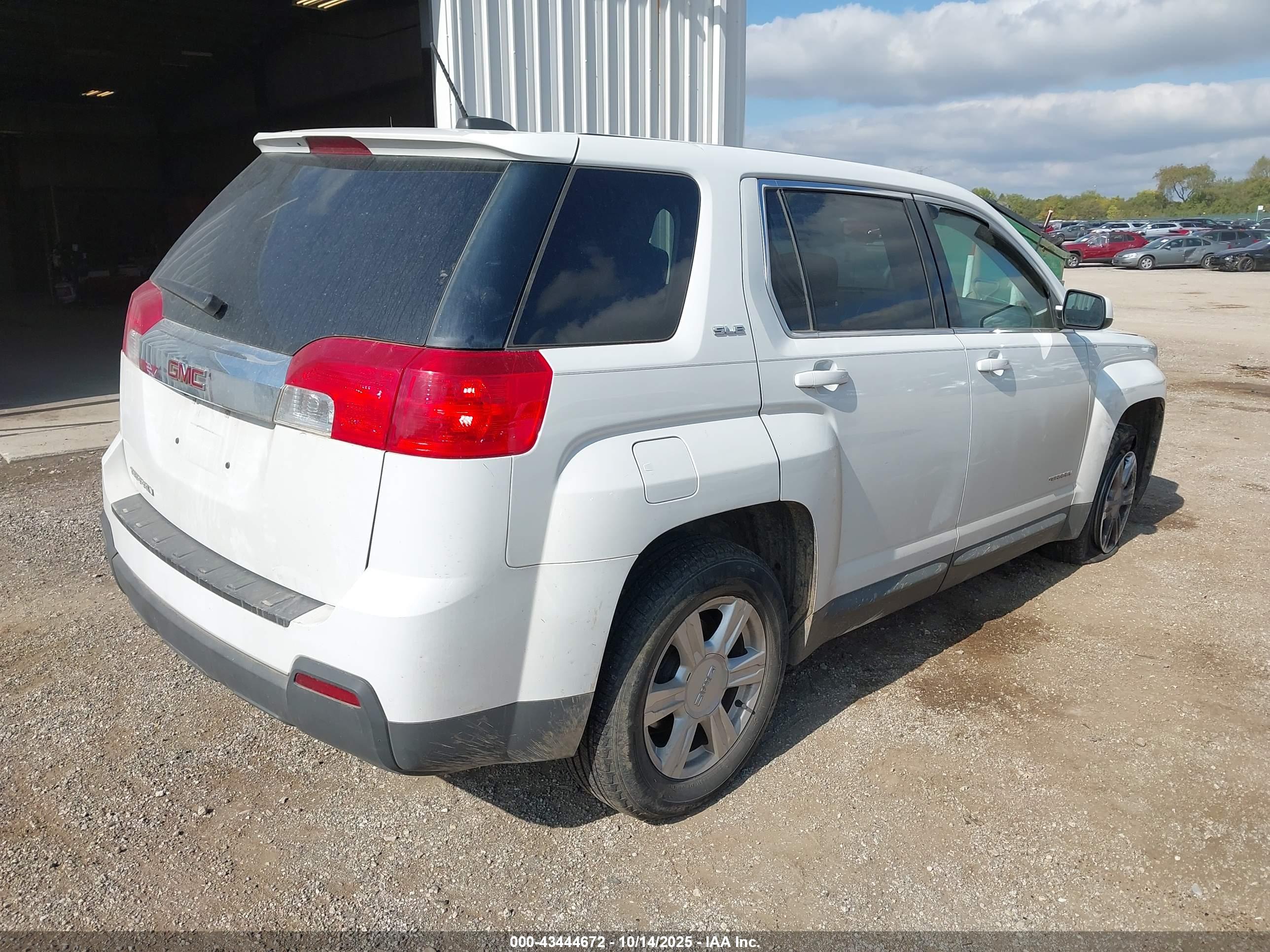 GMC TERRAIN image 4