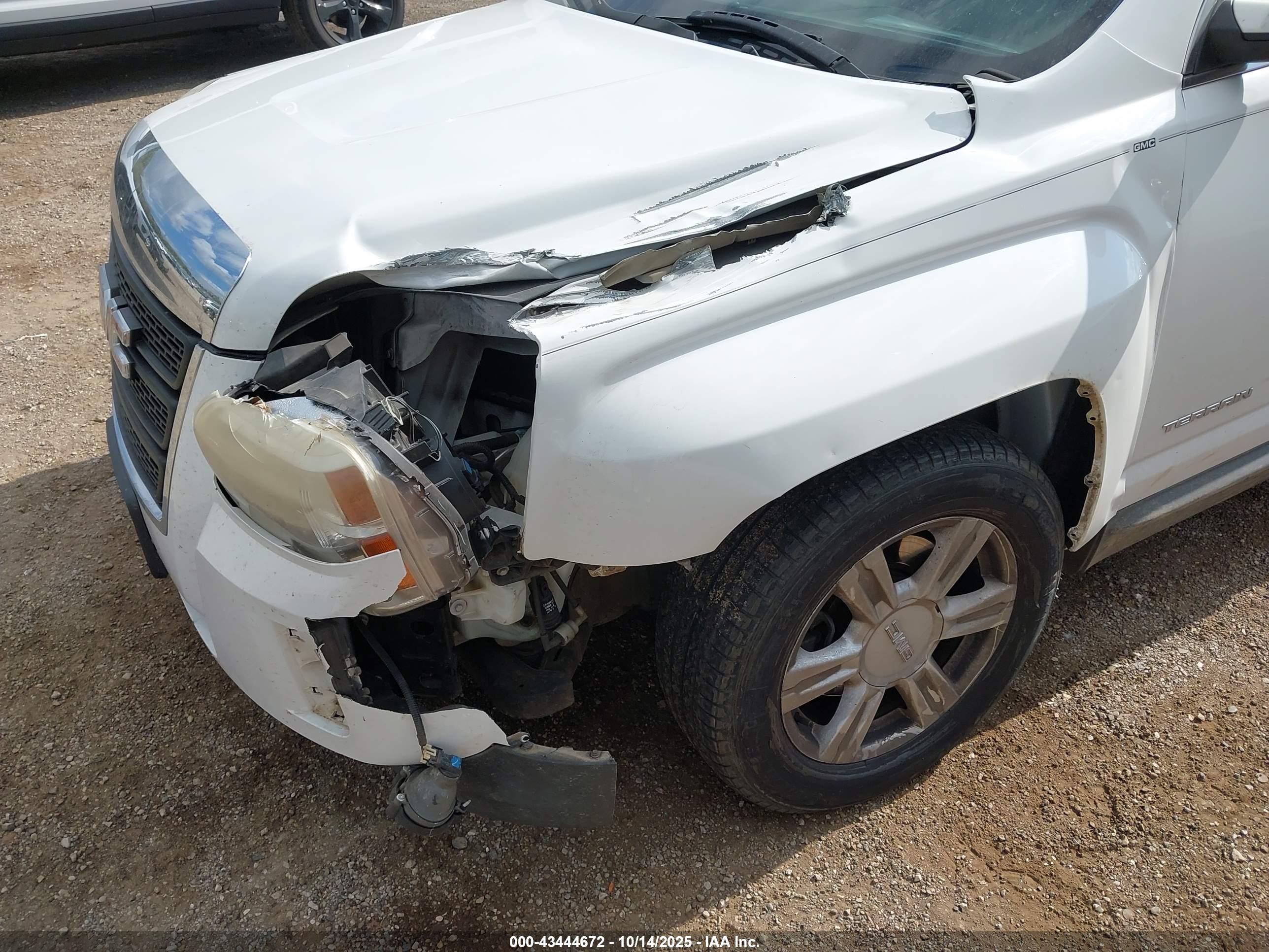 GMC TERRAIN image 6