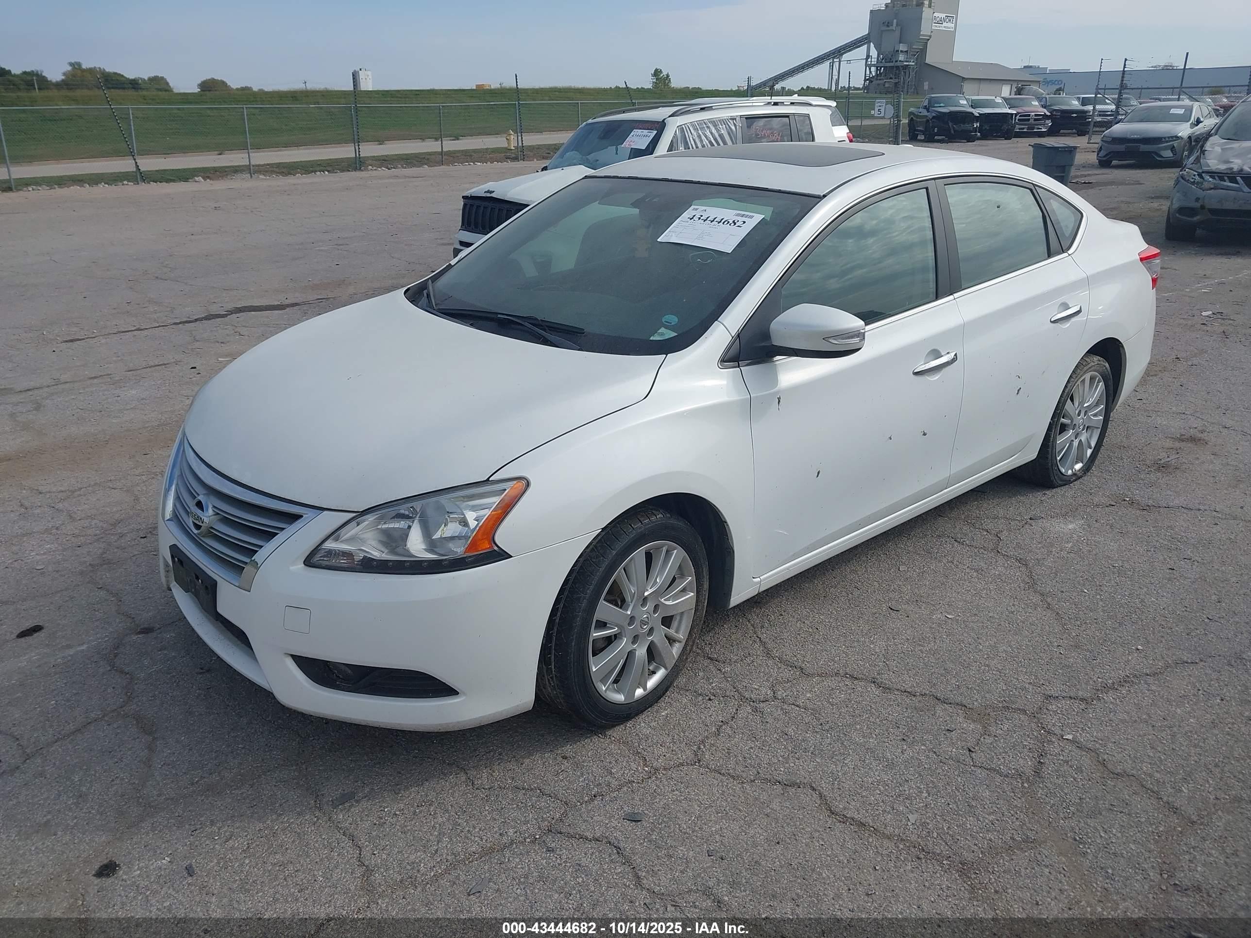 NISSAN SENTRA image 2