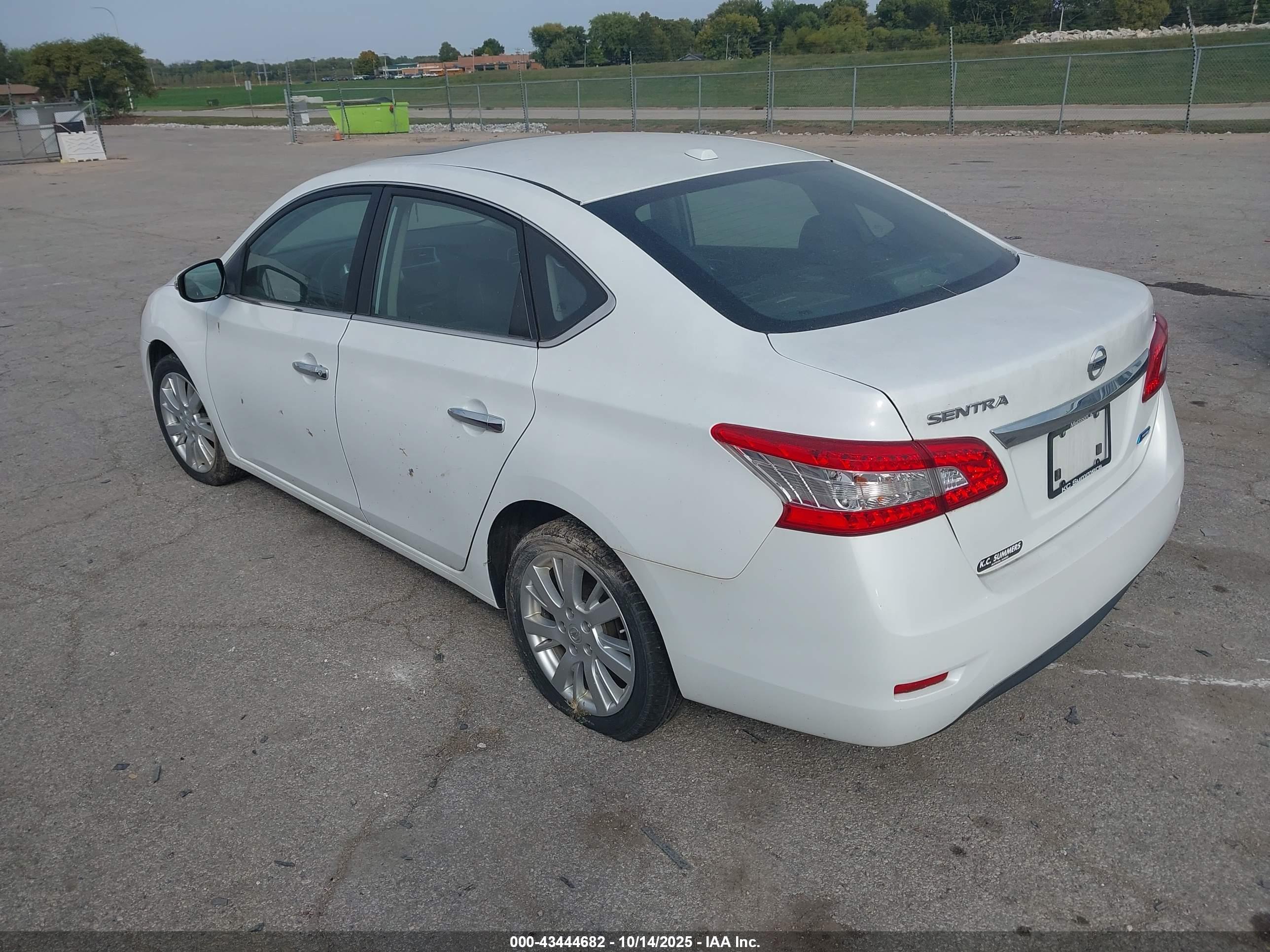 NISSAN SENTRA image 3