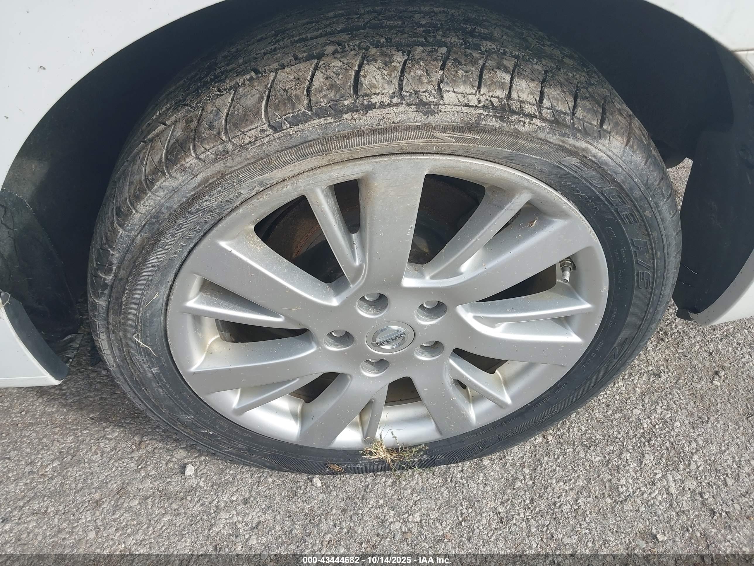 NISSAN SENTRA image 6