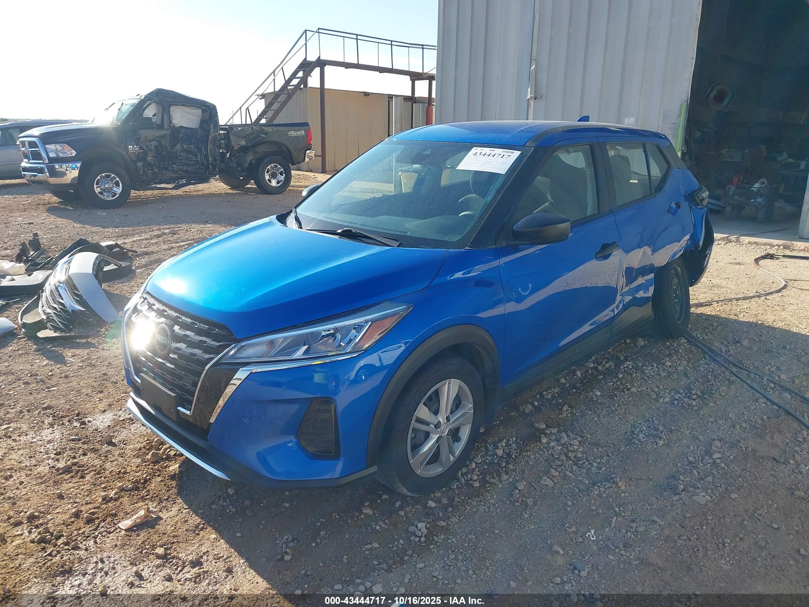 NISSAN KICKS image 2