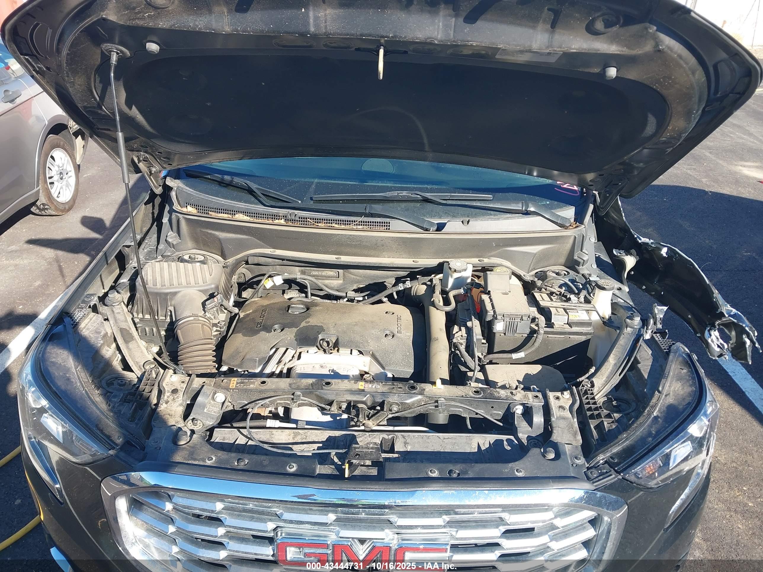 GMC TERRAIN image 10