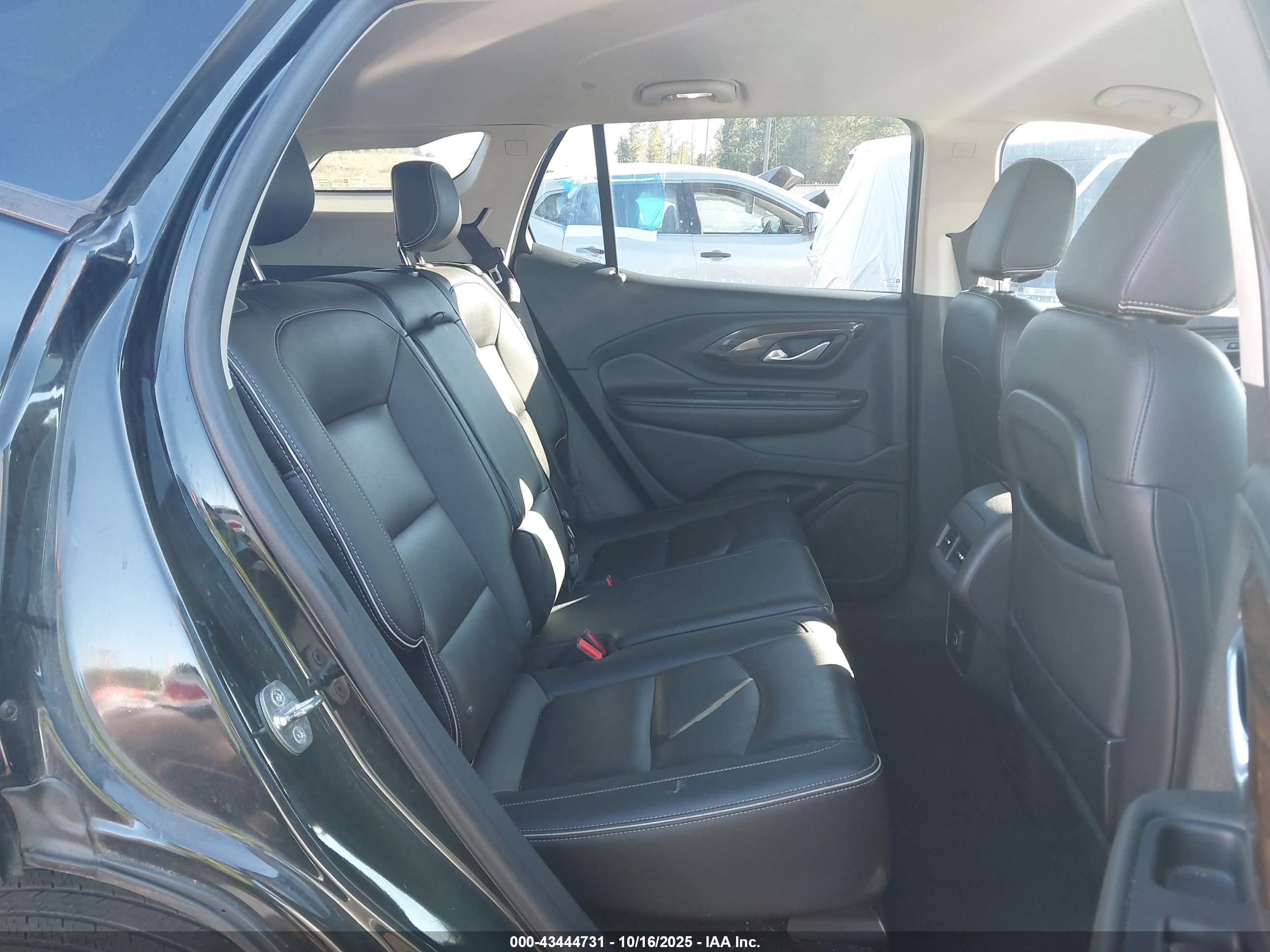 GMC TERRAIN image 8