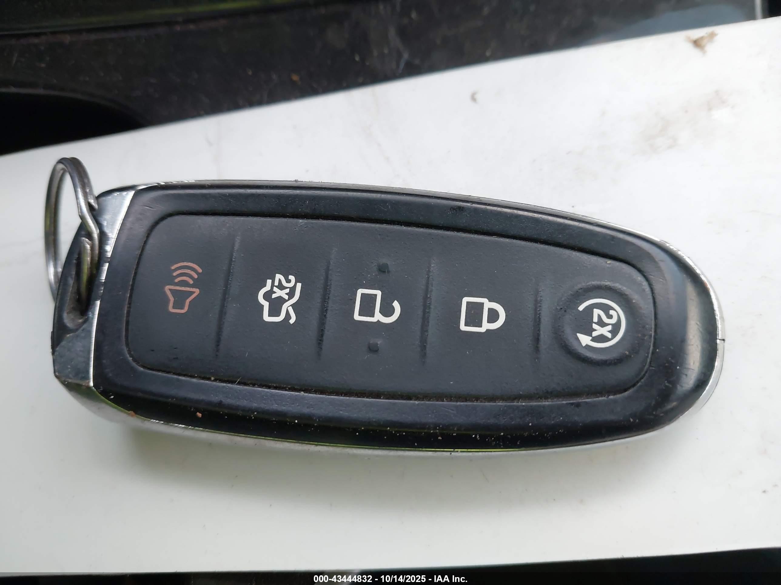 FORD ESCAPE image 11