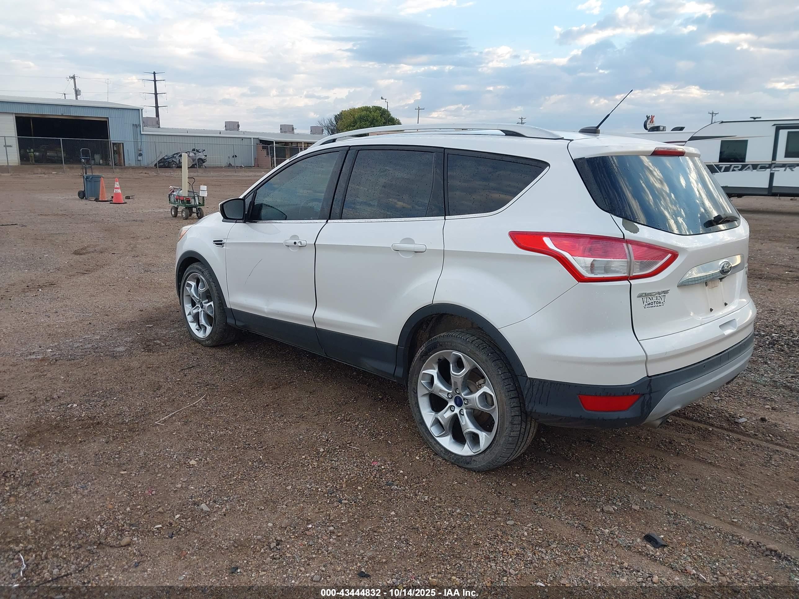 FORD ESCAPE image 3