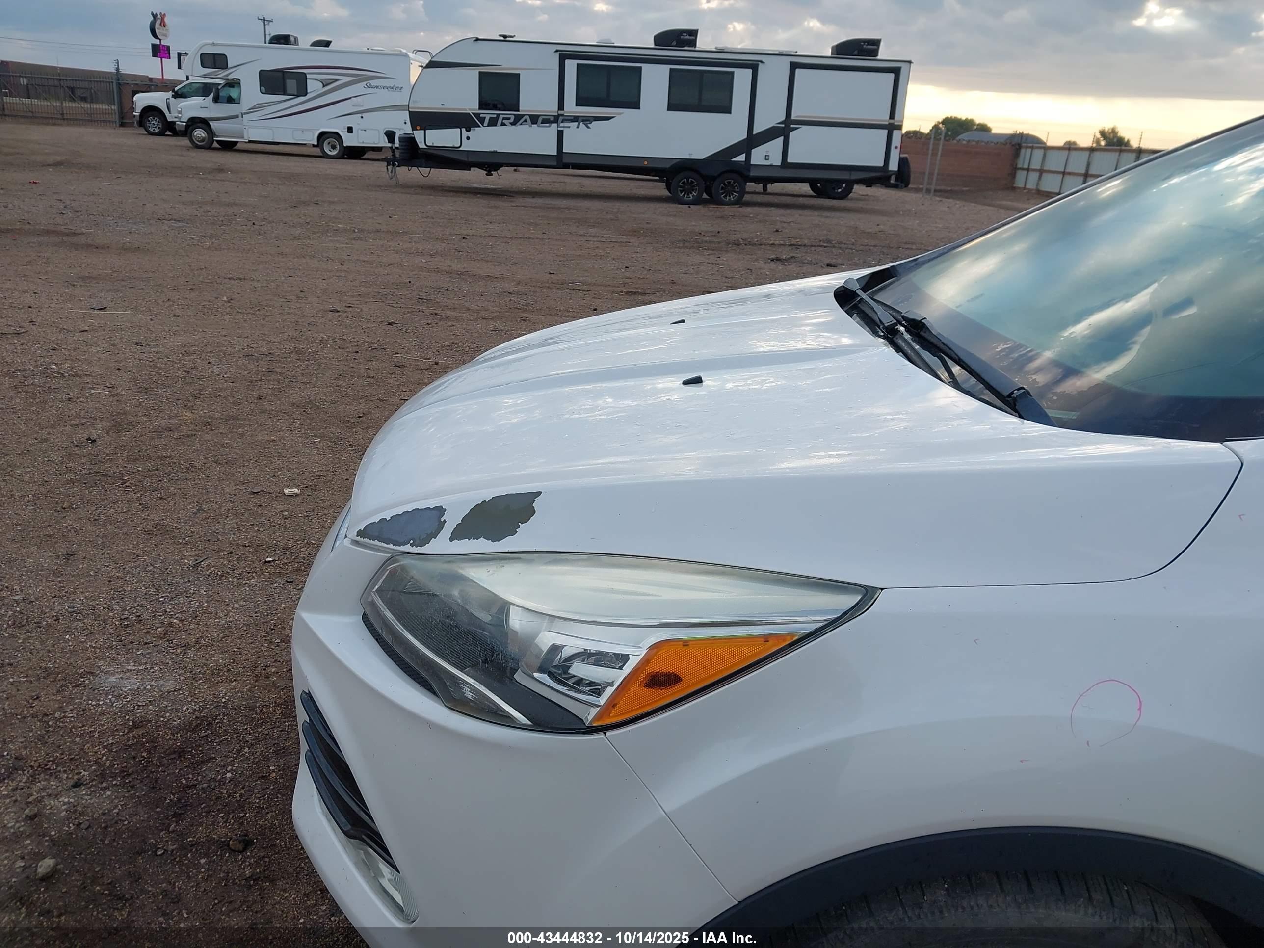 FORD ESCAPE image 6