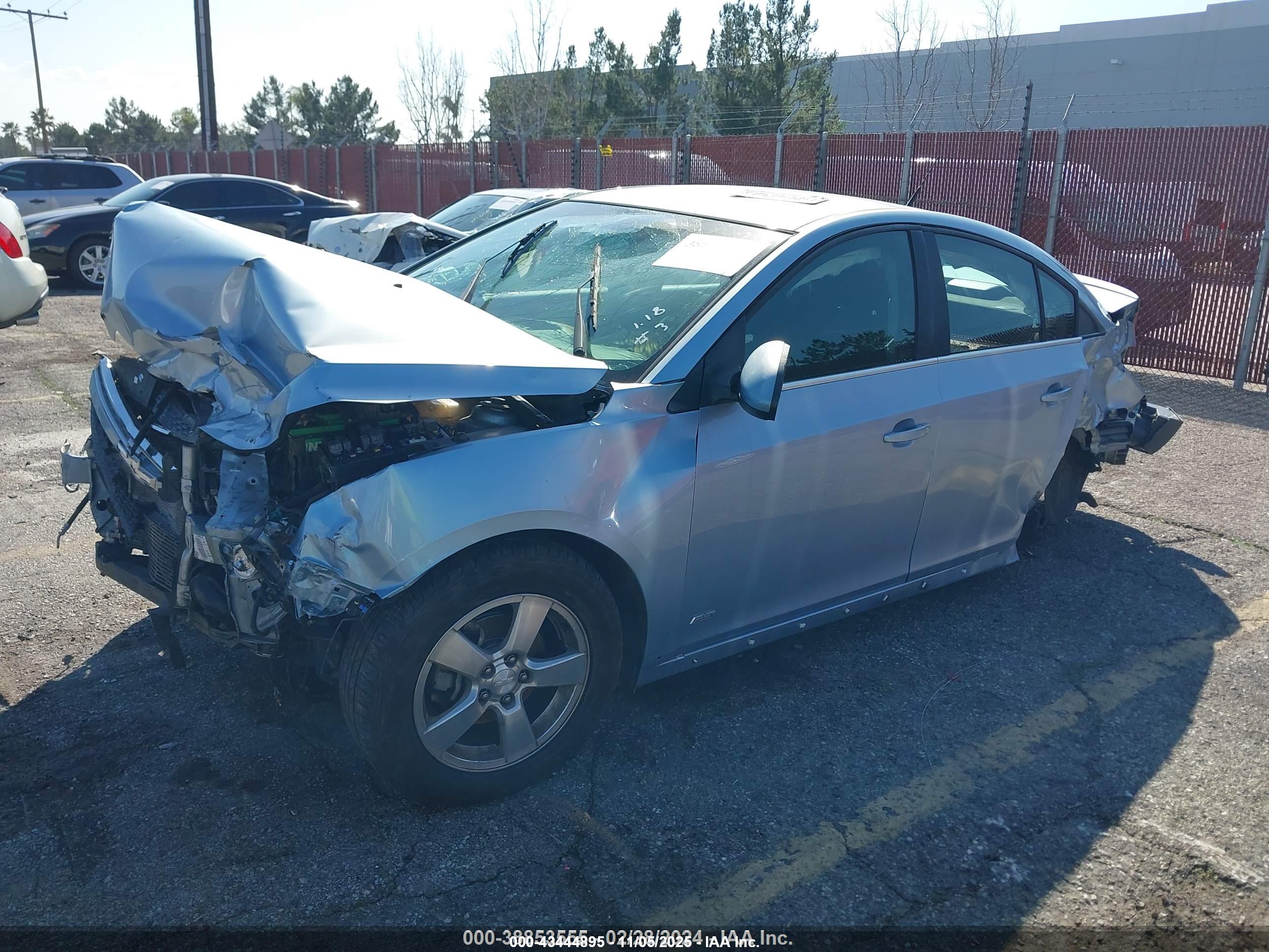 CHEVROLET CRUZE image 2