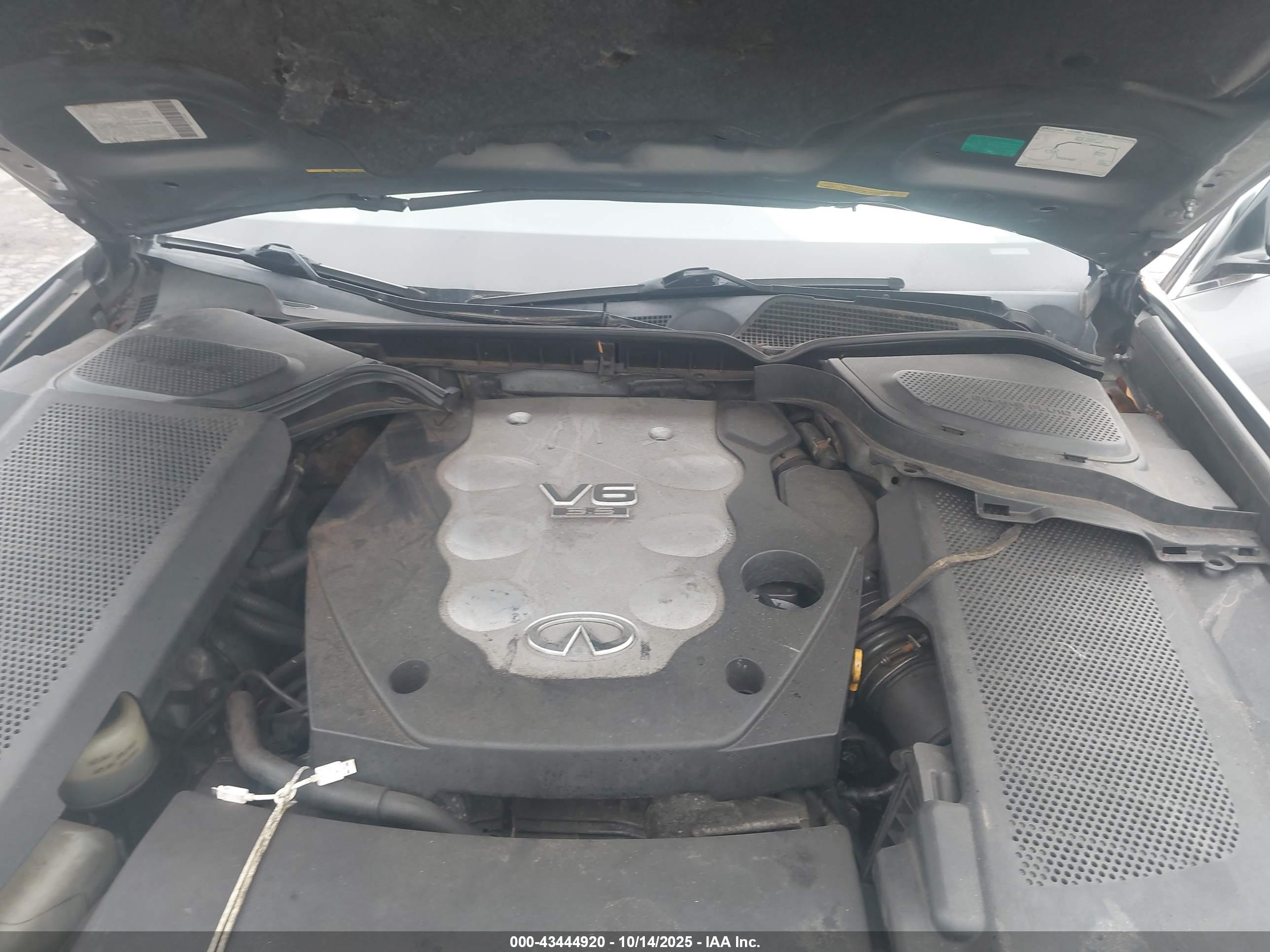 INFINITI M35X image 10