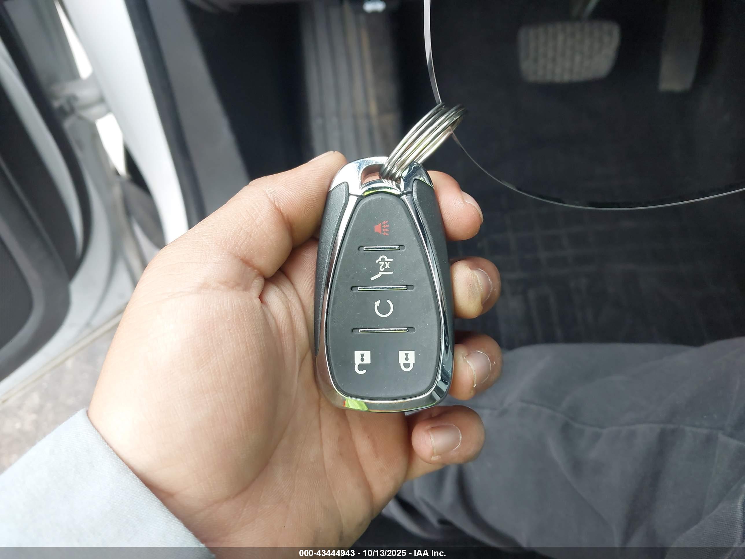 CHEVROLET EQUINOX image 11