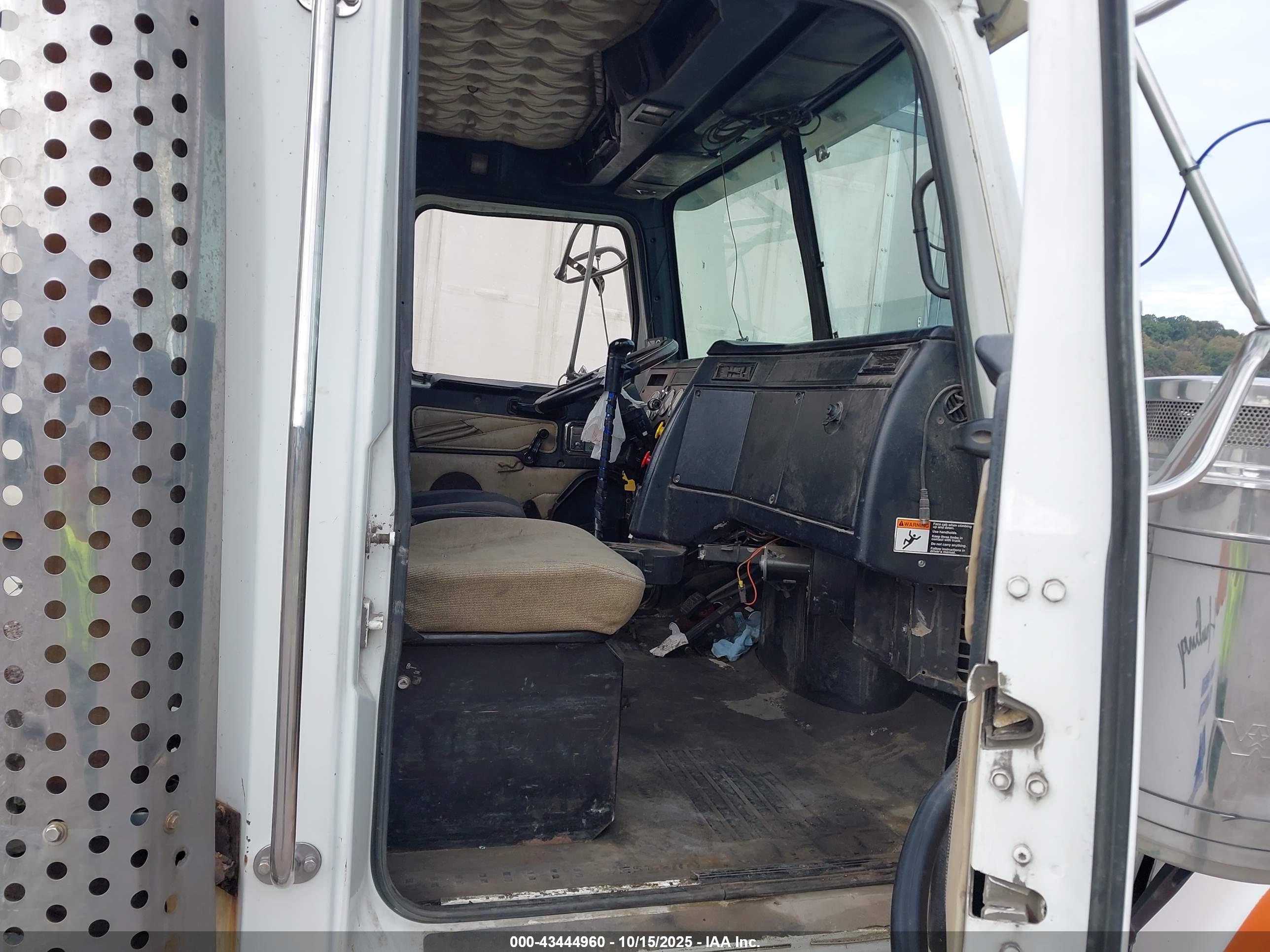 WESTERN STAR/AUTO image 8