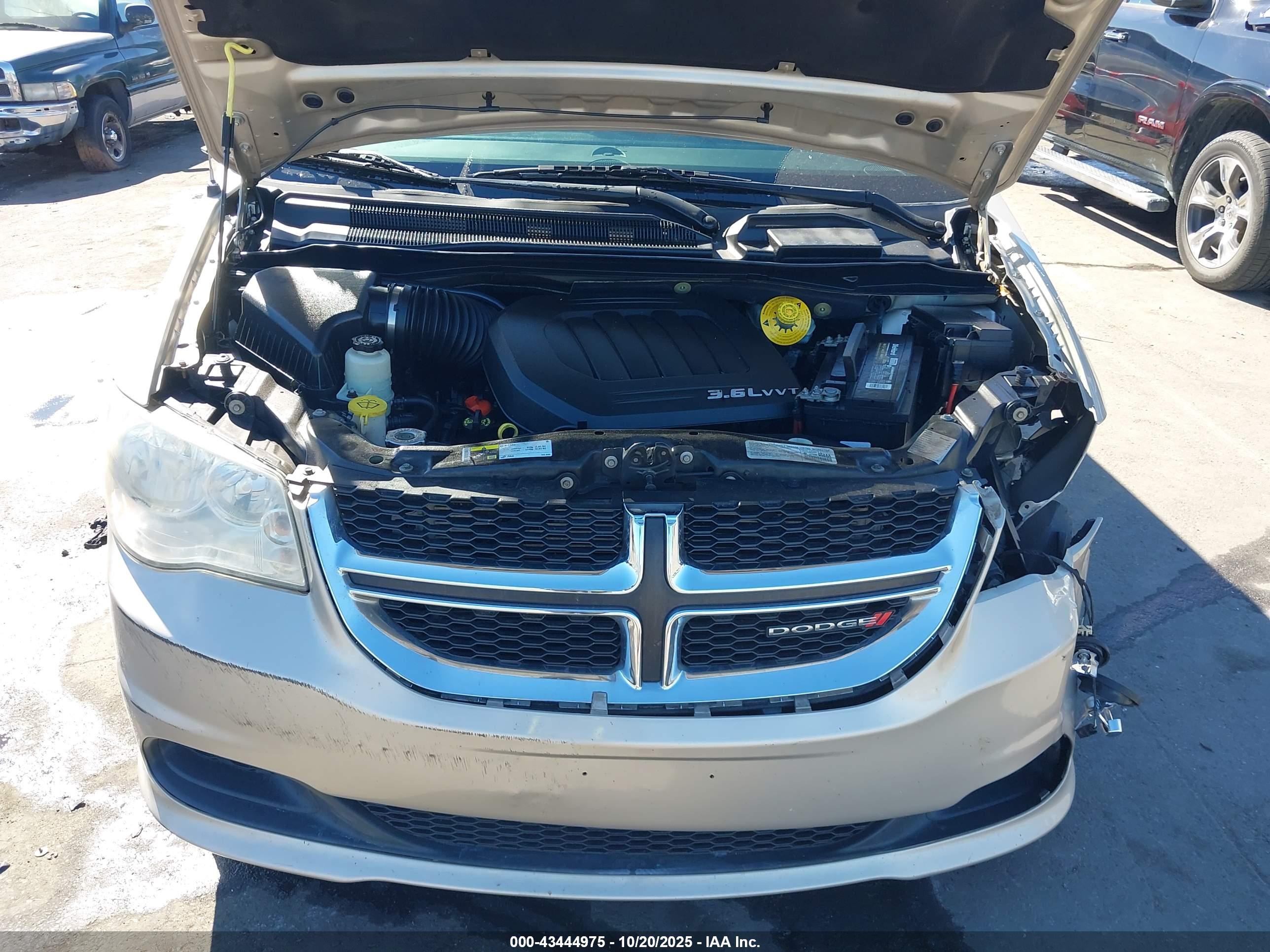 DODGE GRAND image 10