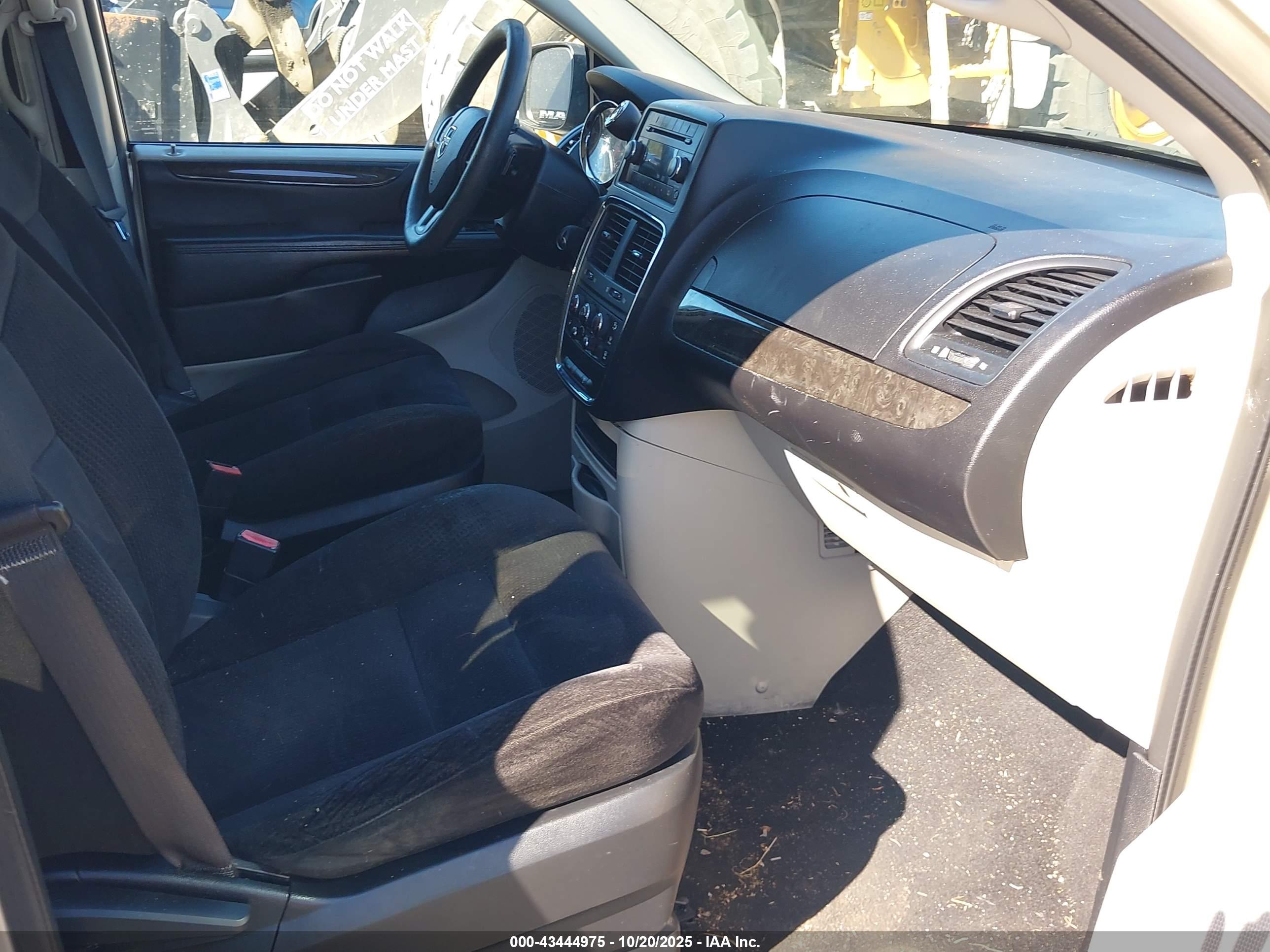 DODGE GRAND image 5