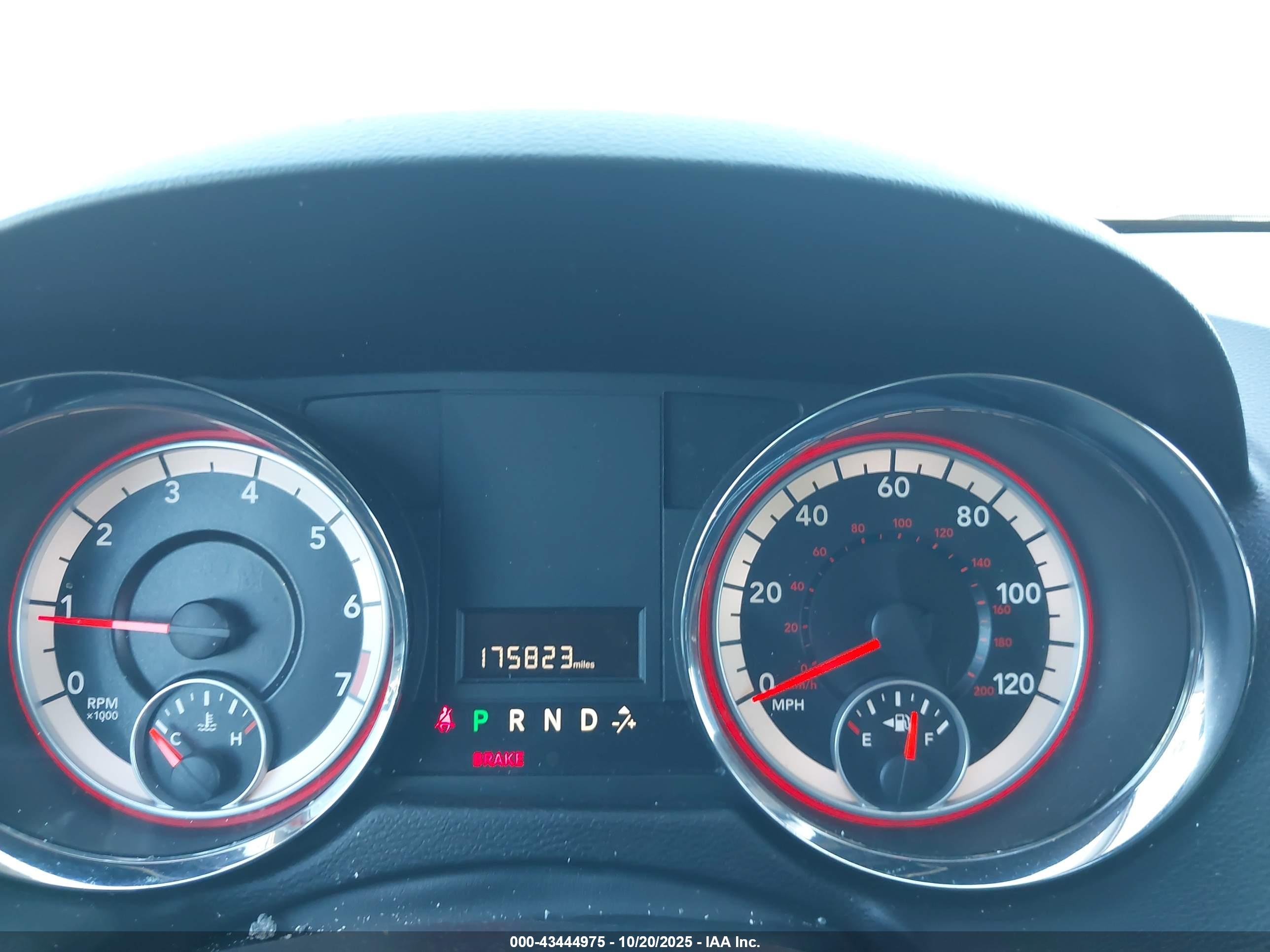 DODGE GRAND image 7