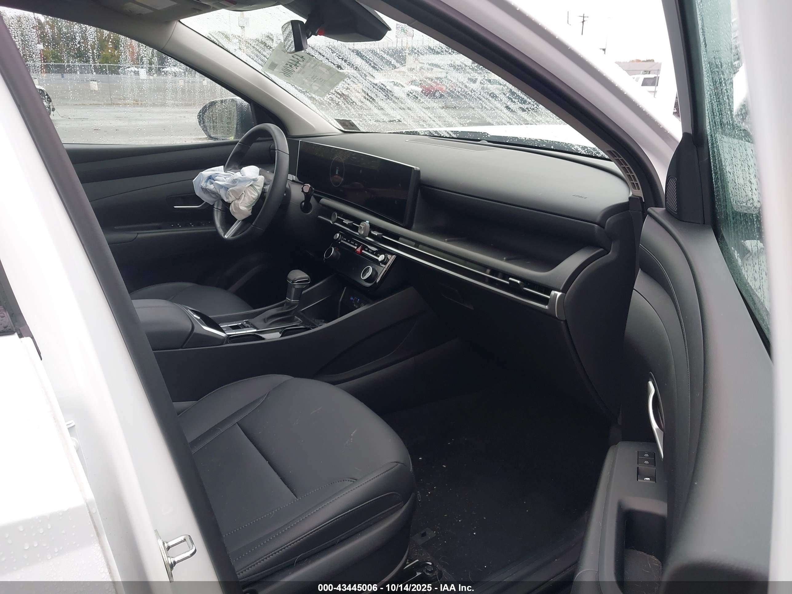 HYUNDAI TUCSON image 5