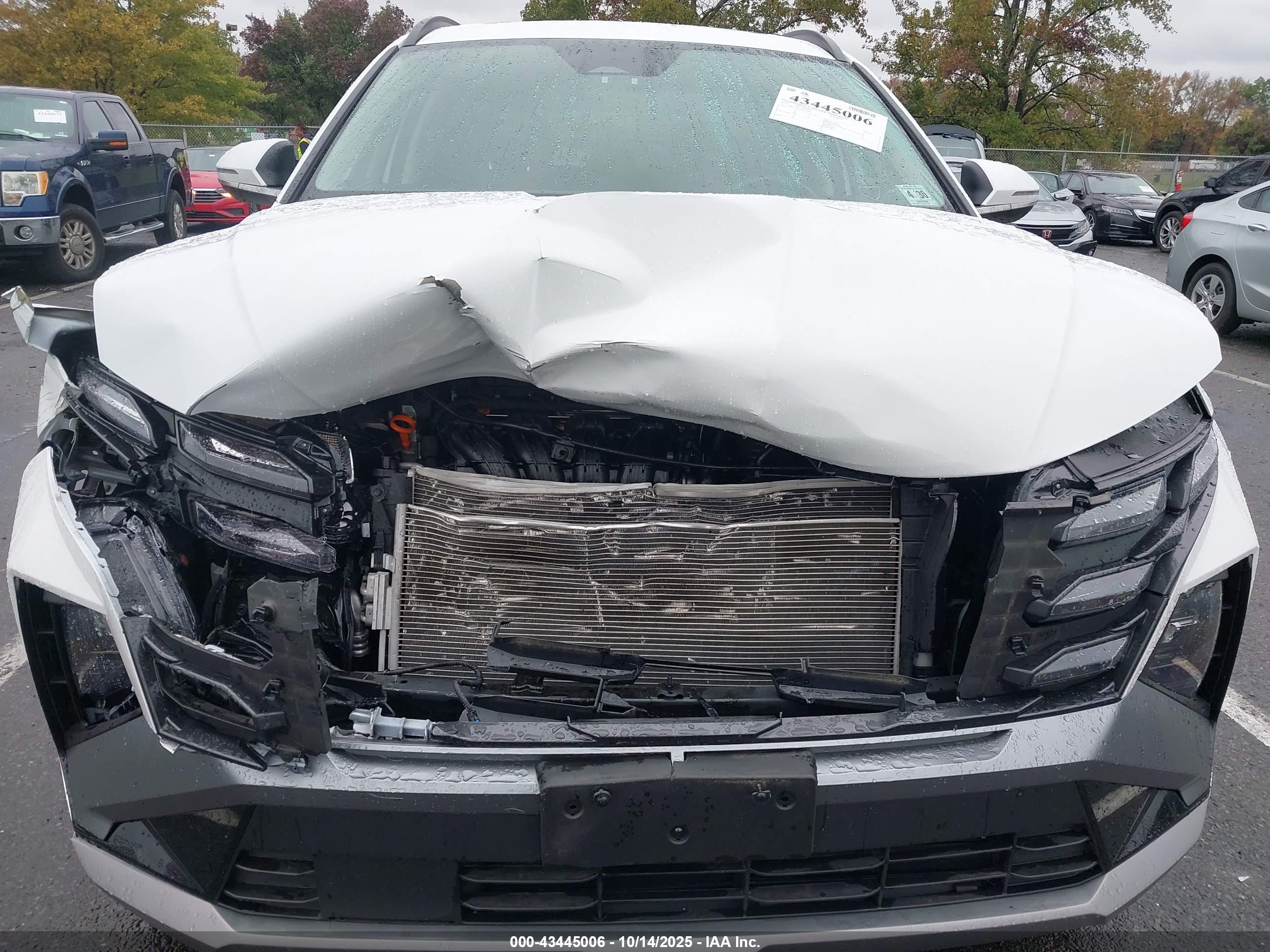 HYUNDAI TUCSON image 6