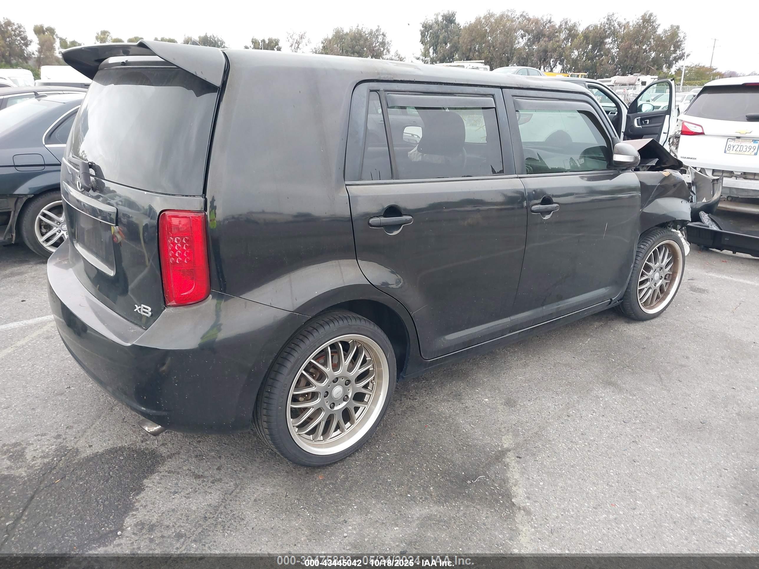 SCION XB image 4
