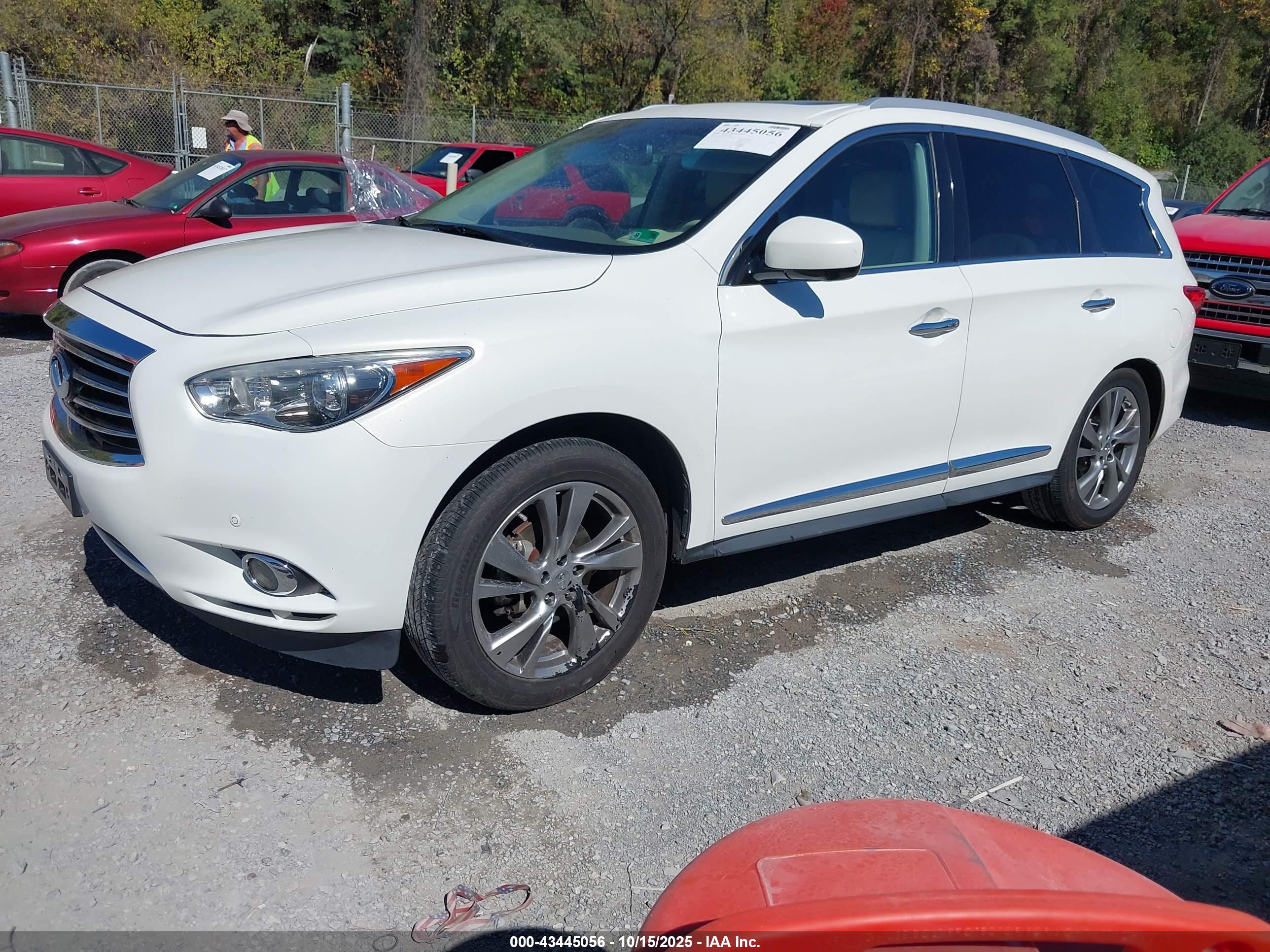 INFINITI JX35 image 2