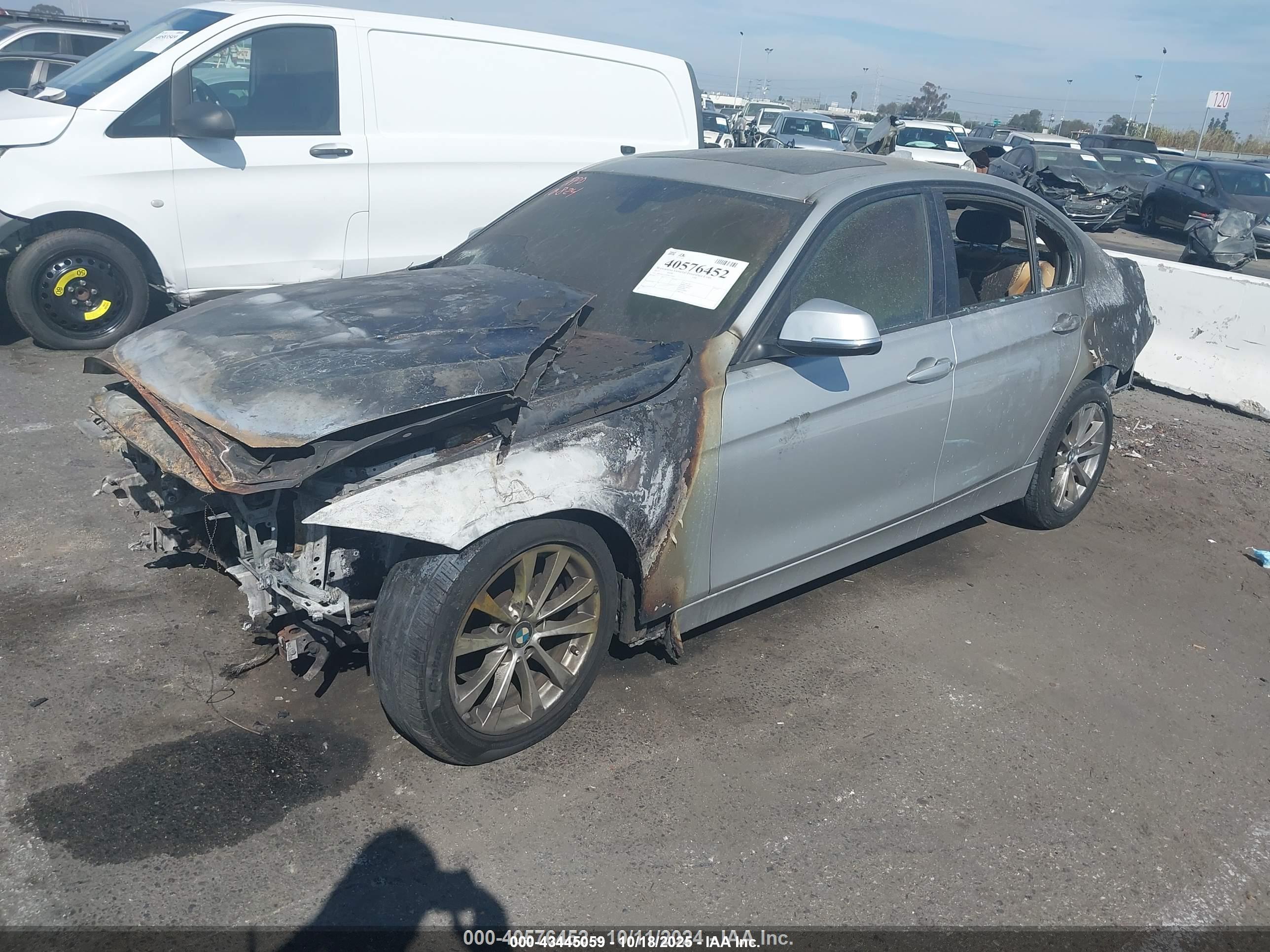 BMW 320I image 2