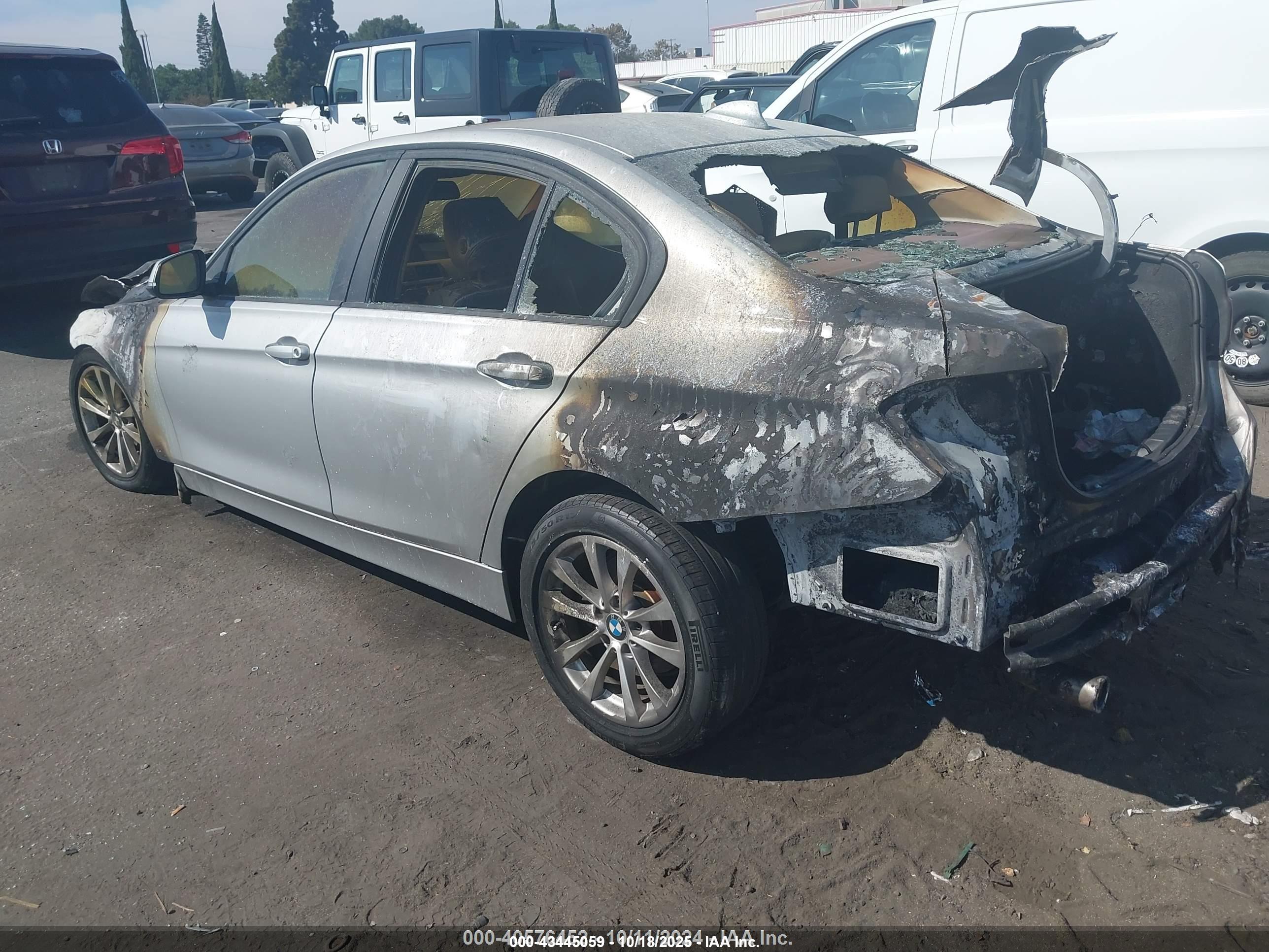 BMW 320I image 3