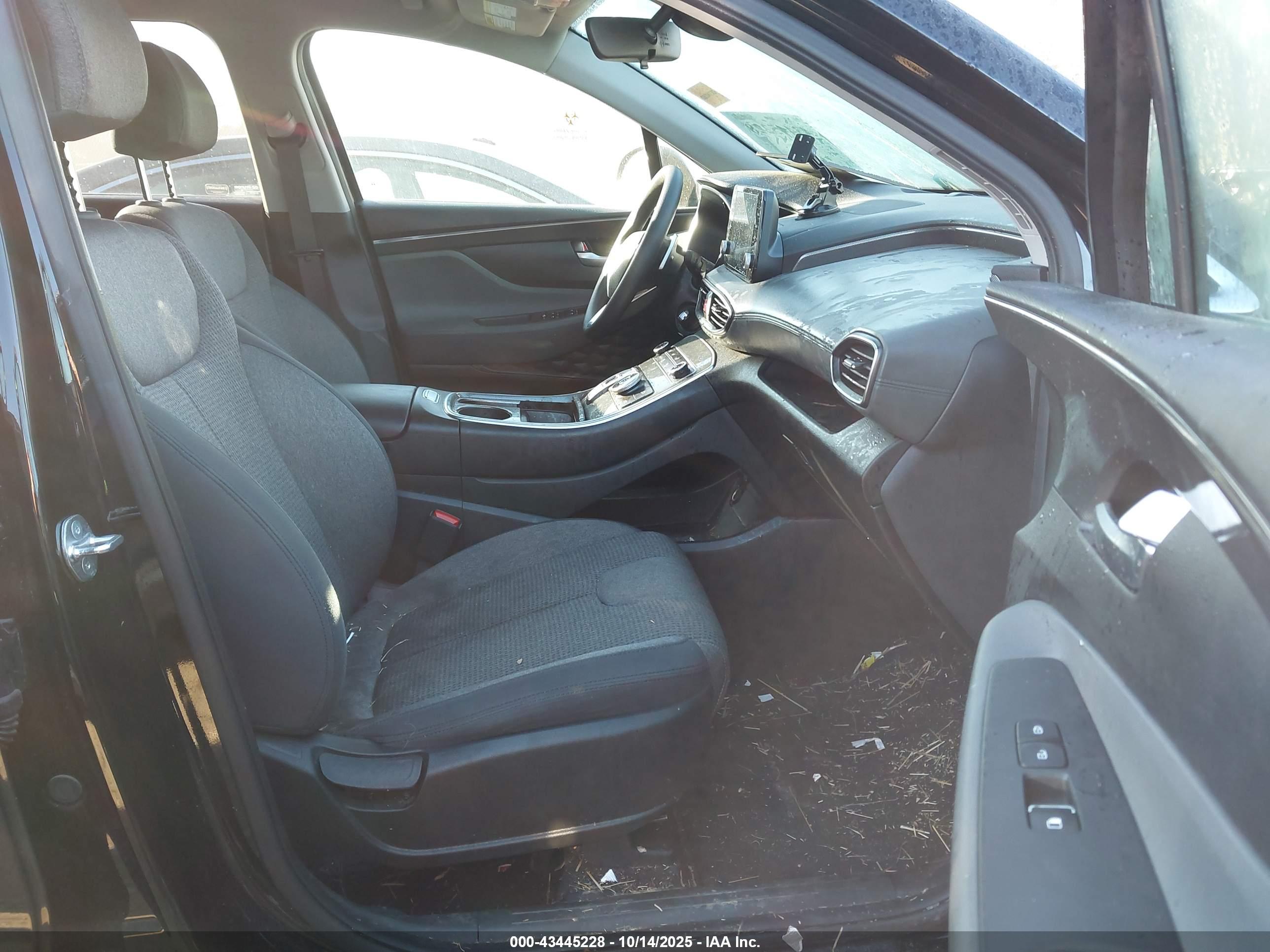 HYUNDAI SANTA image 5