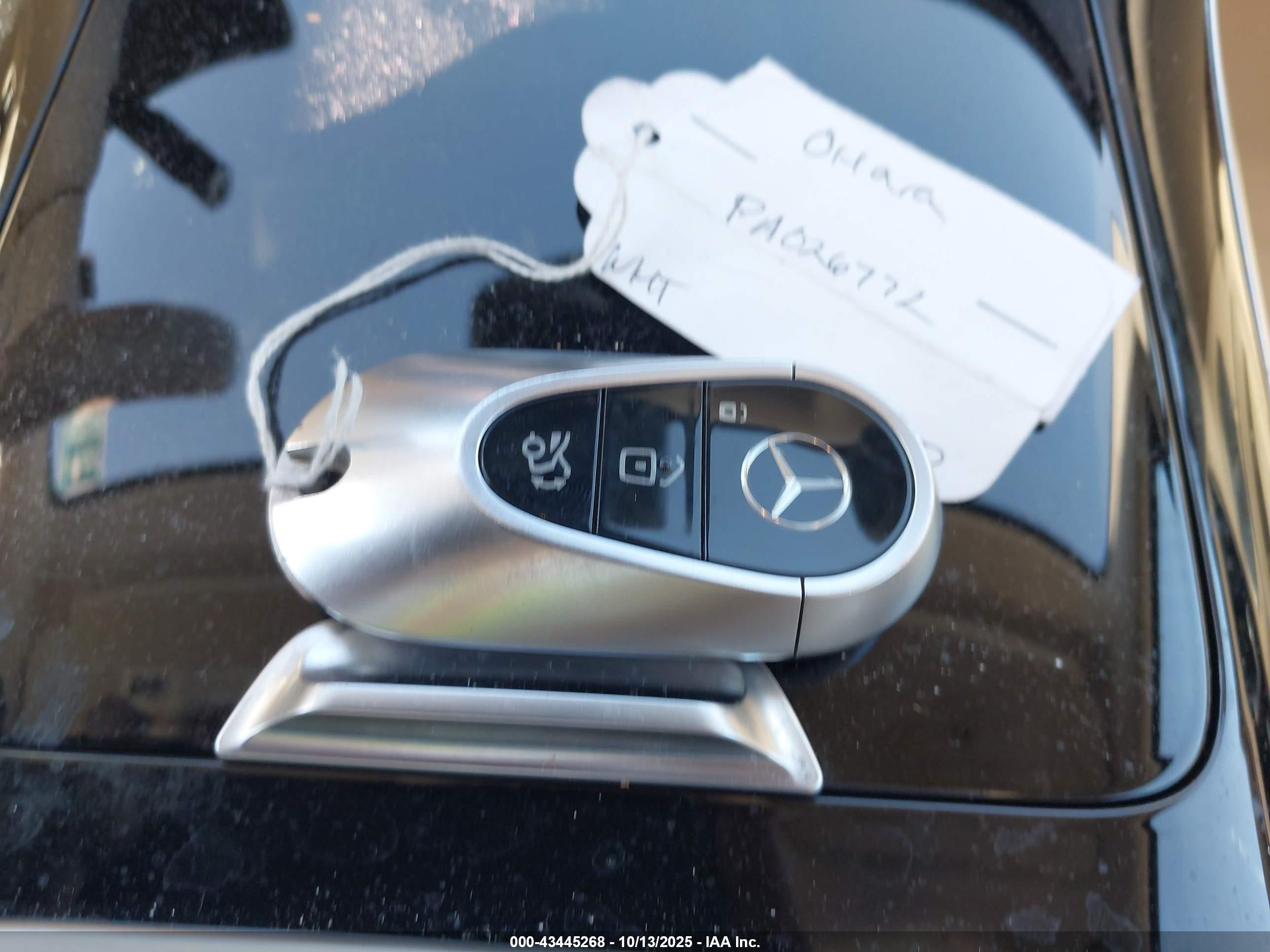 MERCEDES-BENZ EQS image 11