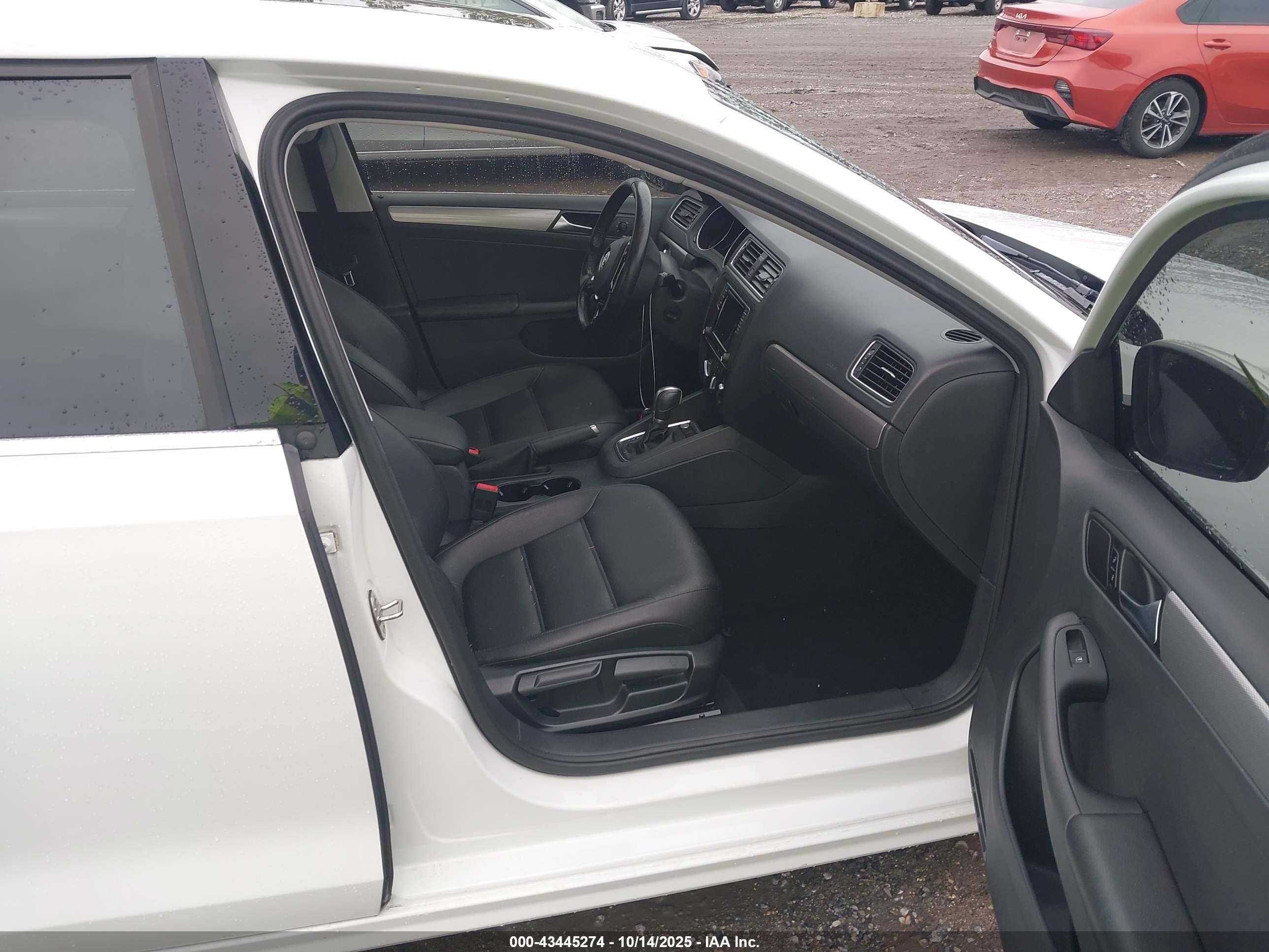 VOLKSWAGEN JETTA image 5