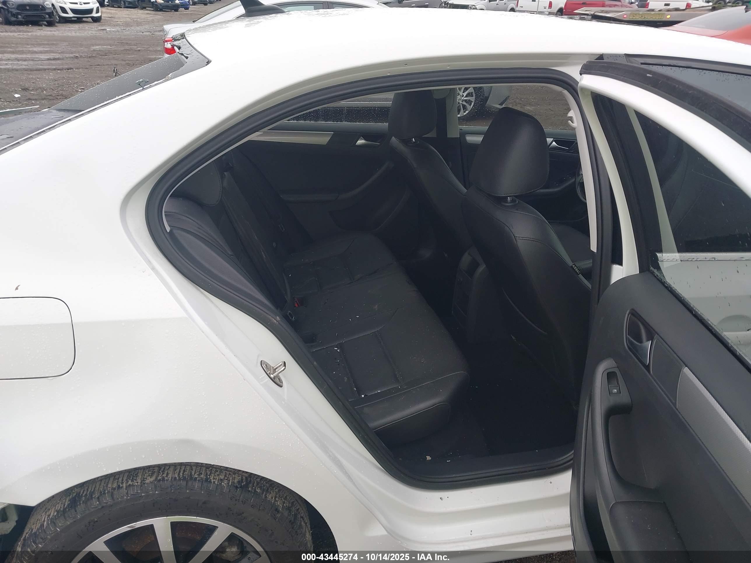 VOLKSWAGEN JETTA image 8