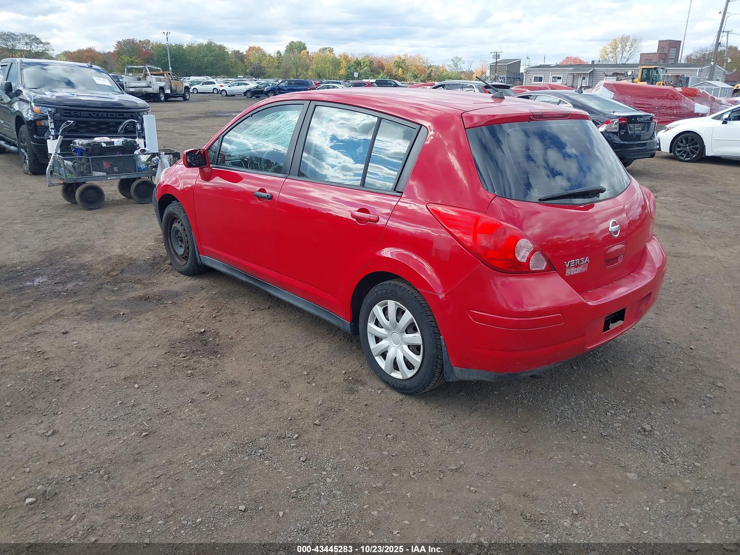 NISSAN VERSA image 3