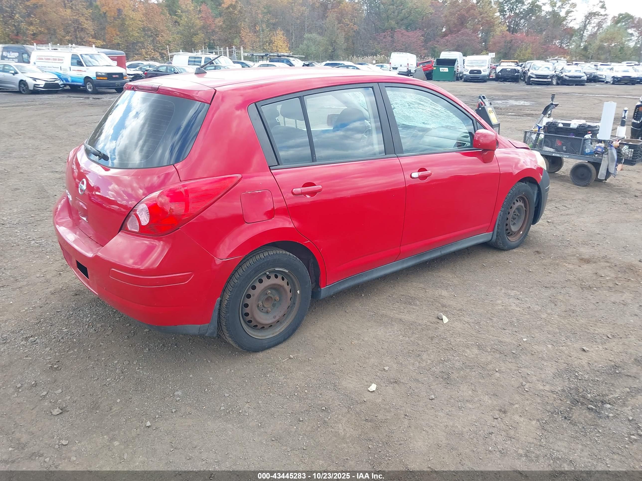 NISSAN VERSA image 4