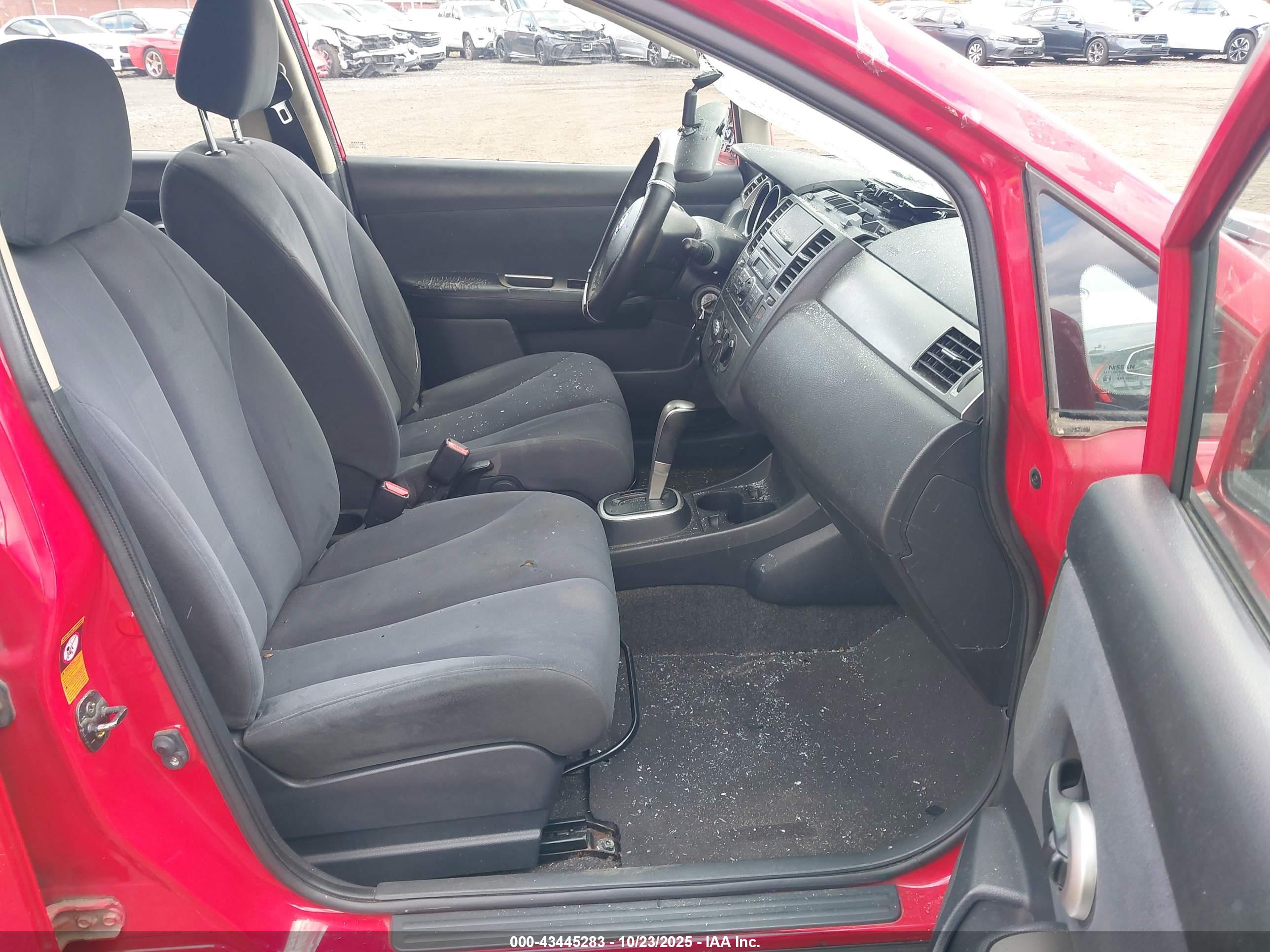 NISSAN VERSA image 5