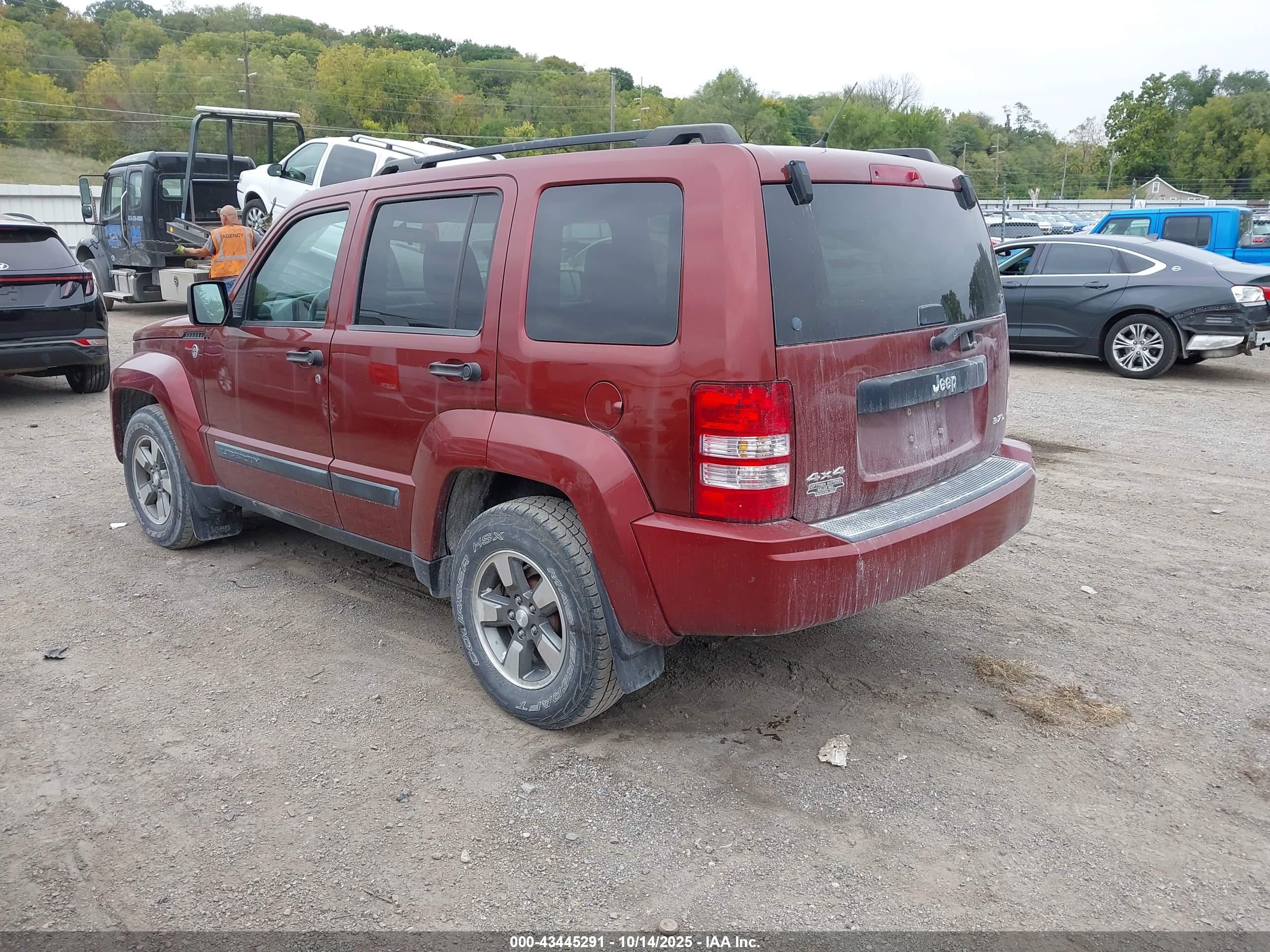 JEEP LIBERTY image 3