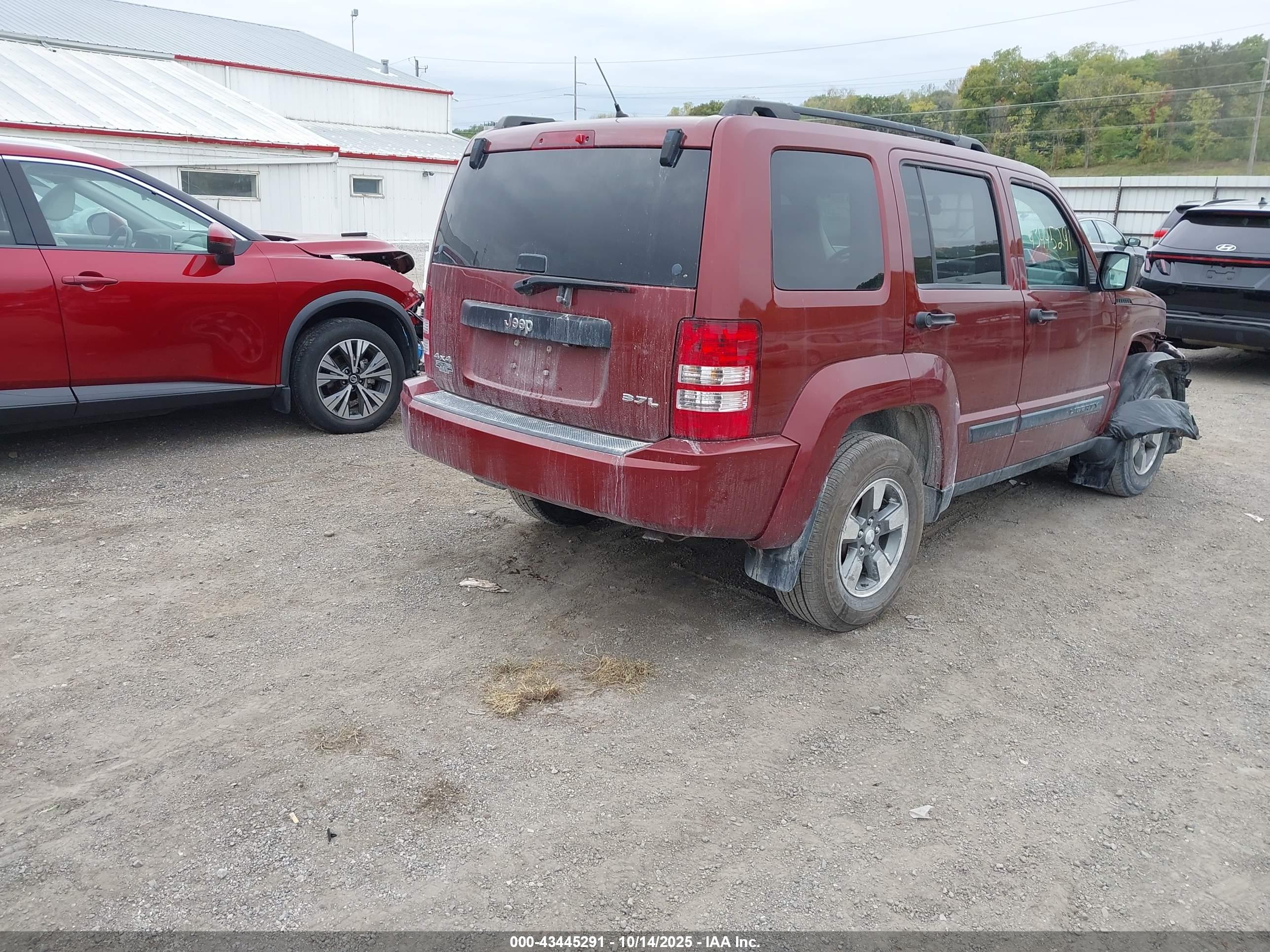 JEEP LIBERTY image 4