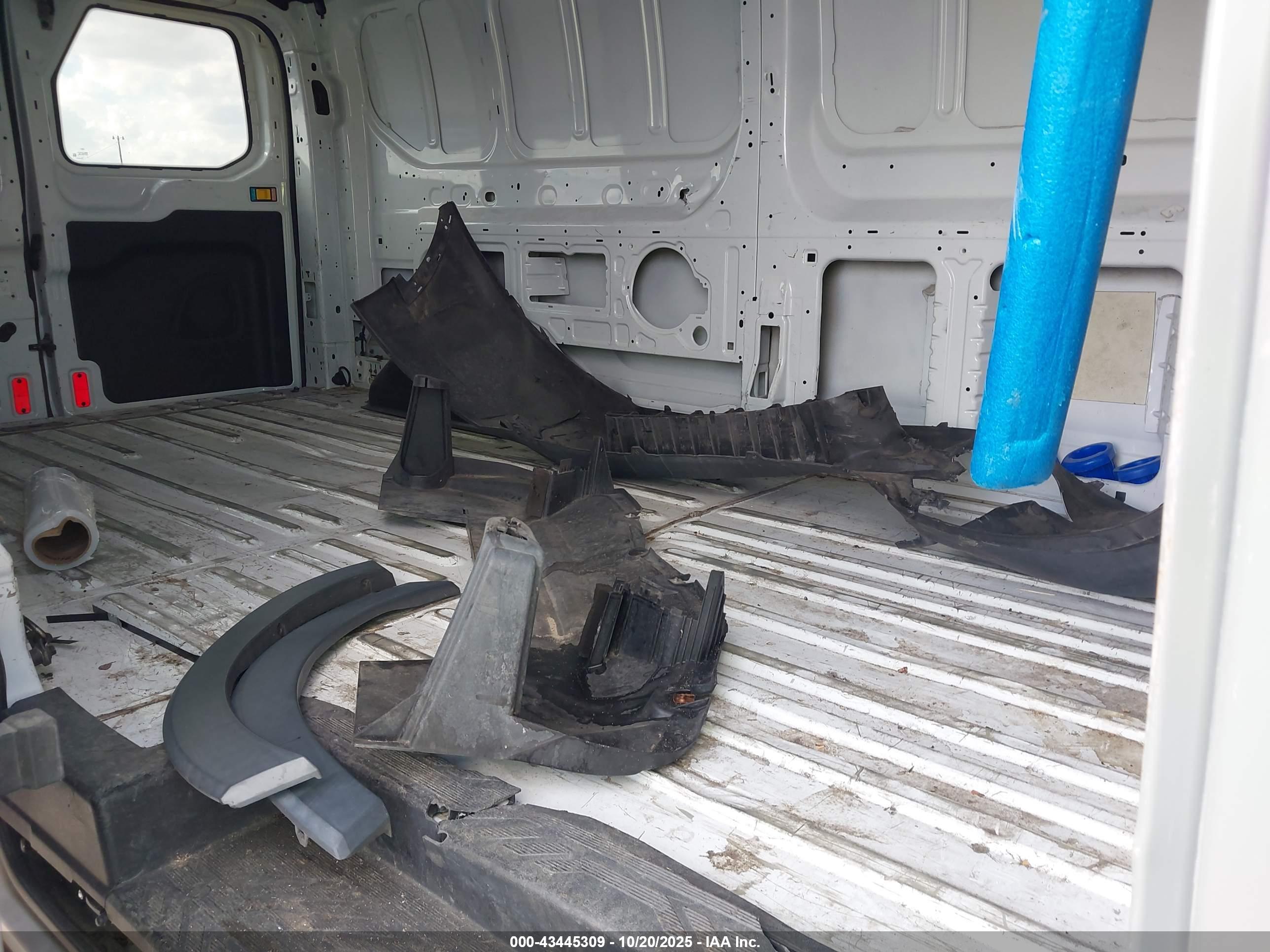 FORD TRANSIT-350 image 8